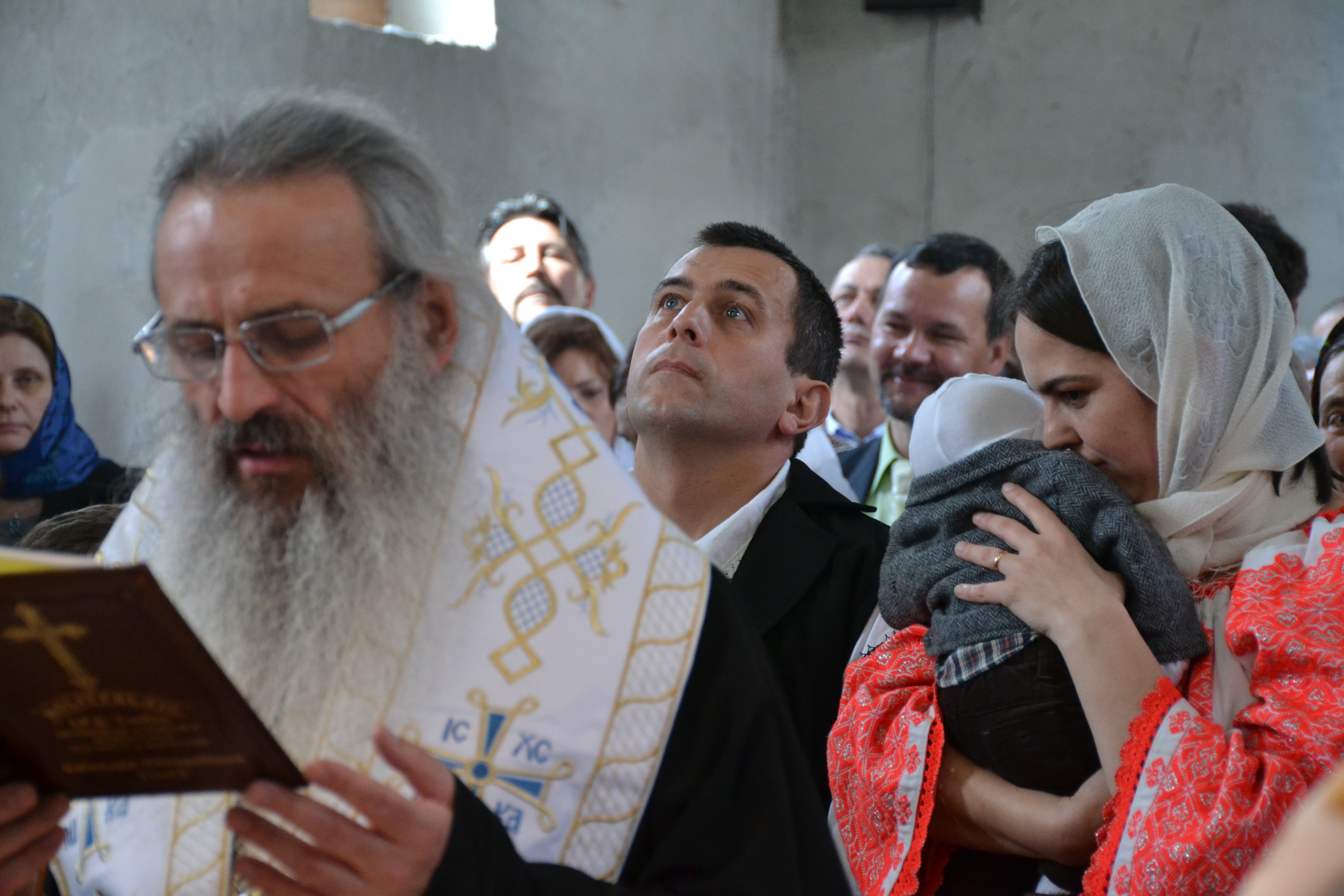 IPS Mitropolit Teofan a slujit Sfânta Liturghie și Taina Sfântului Botez în localitatea botoșăneană Agafton