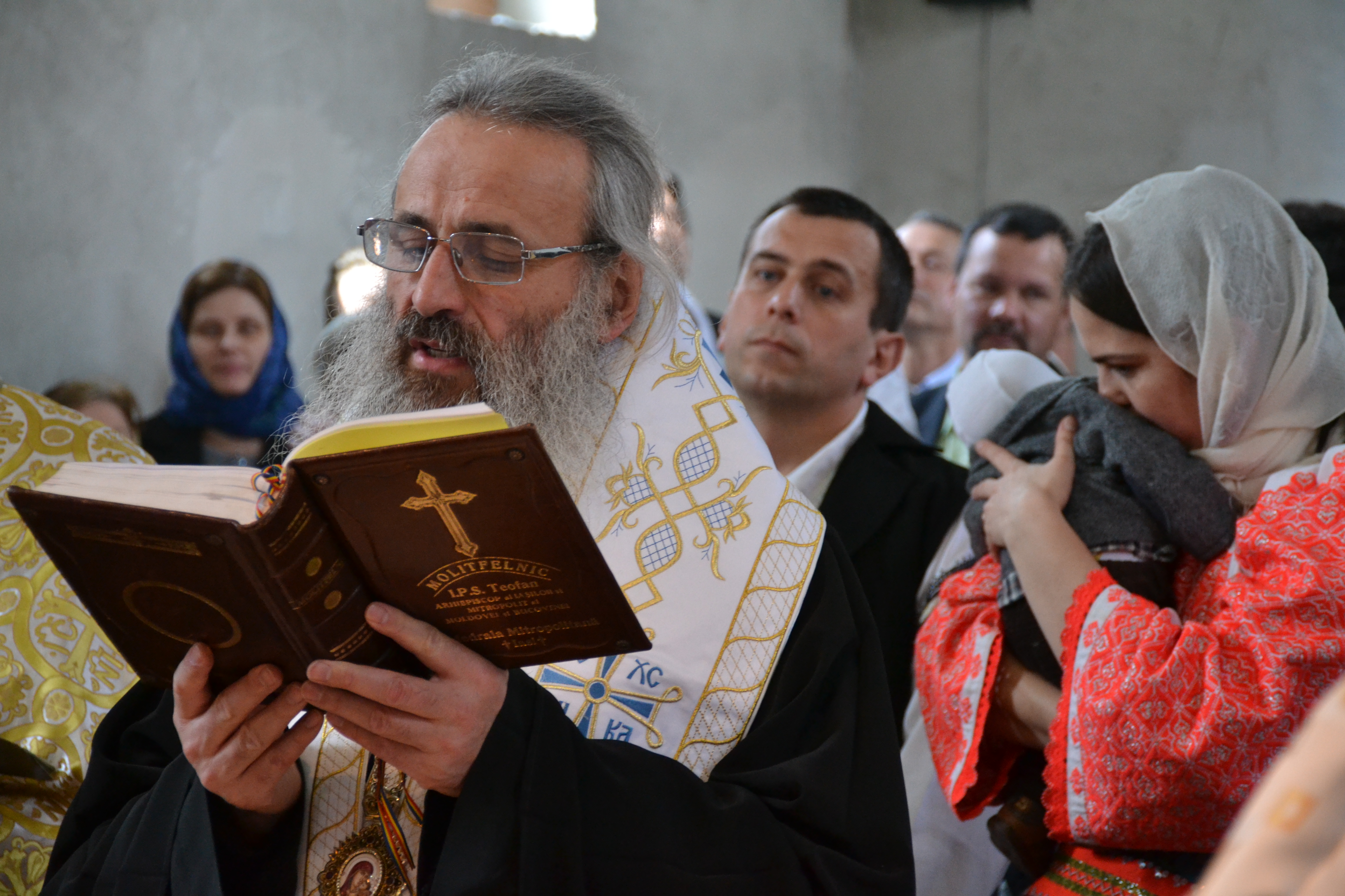 IPS Mitropolit Teofan a slujit Sfânta Liturghie și Taina Sfântului Botez în localitatea botoșăneană Agafton