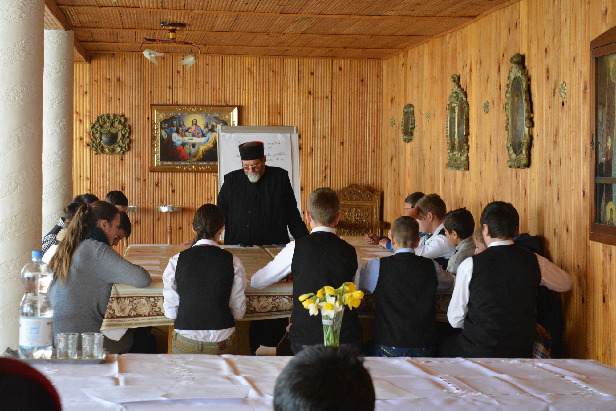 Cateheze pentru „tineri de toate vârstele” în Protopopiatul Săveni