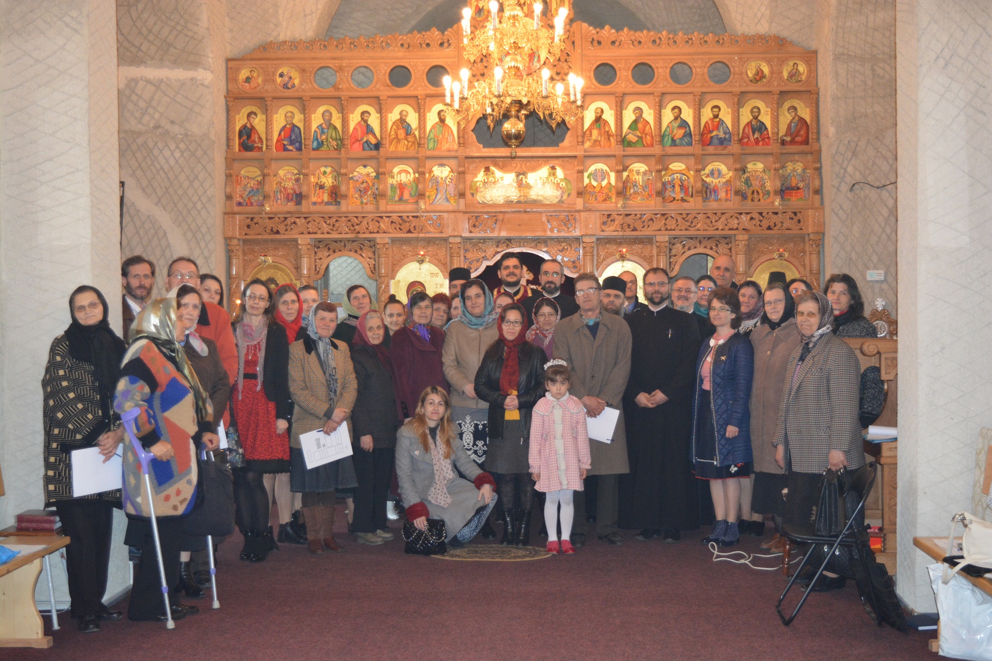 Cateheze demonstrative la Botoșani: „Unde ne închinăm, în biserici mici de lemn sau în catedrale?”