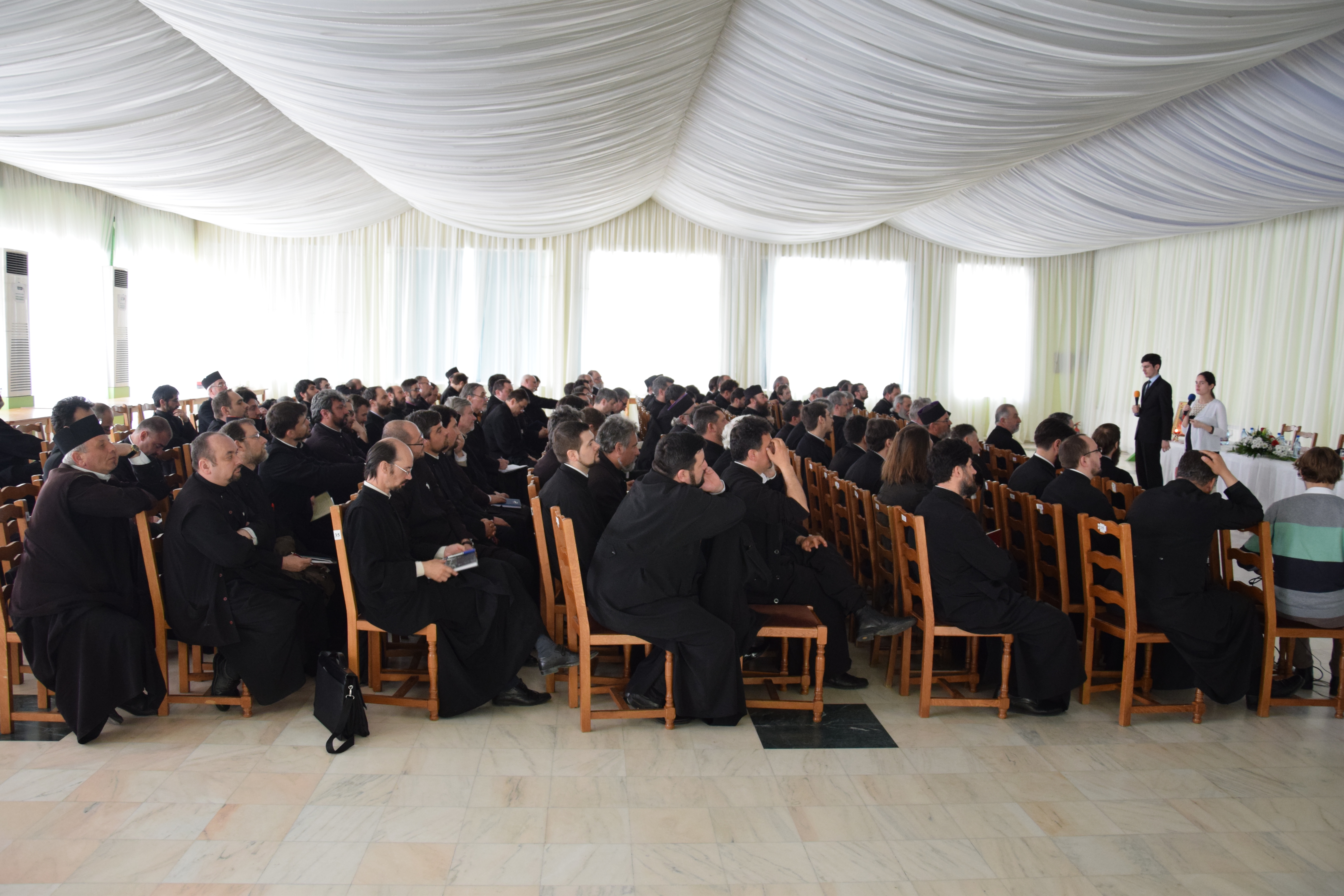 „Dacă Biserica nu vine către noi, generația tânără, suntem o generație moartă înainte de a ne naște” „Dacă Biserica nu vine către noi, generația tânără, suntem o generație moartă înainte de a ne naște”