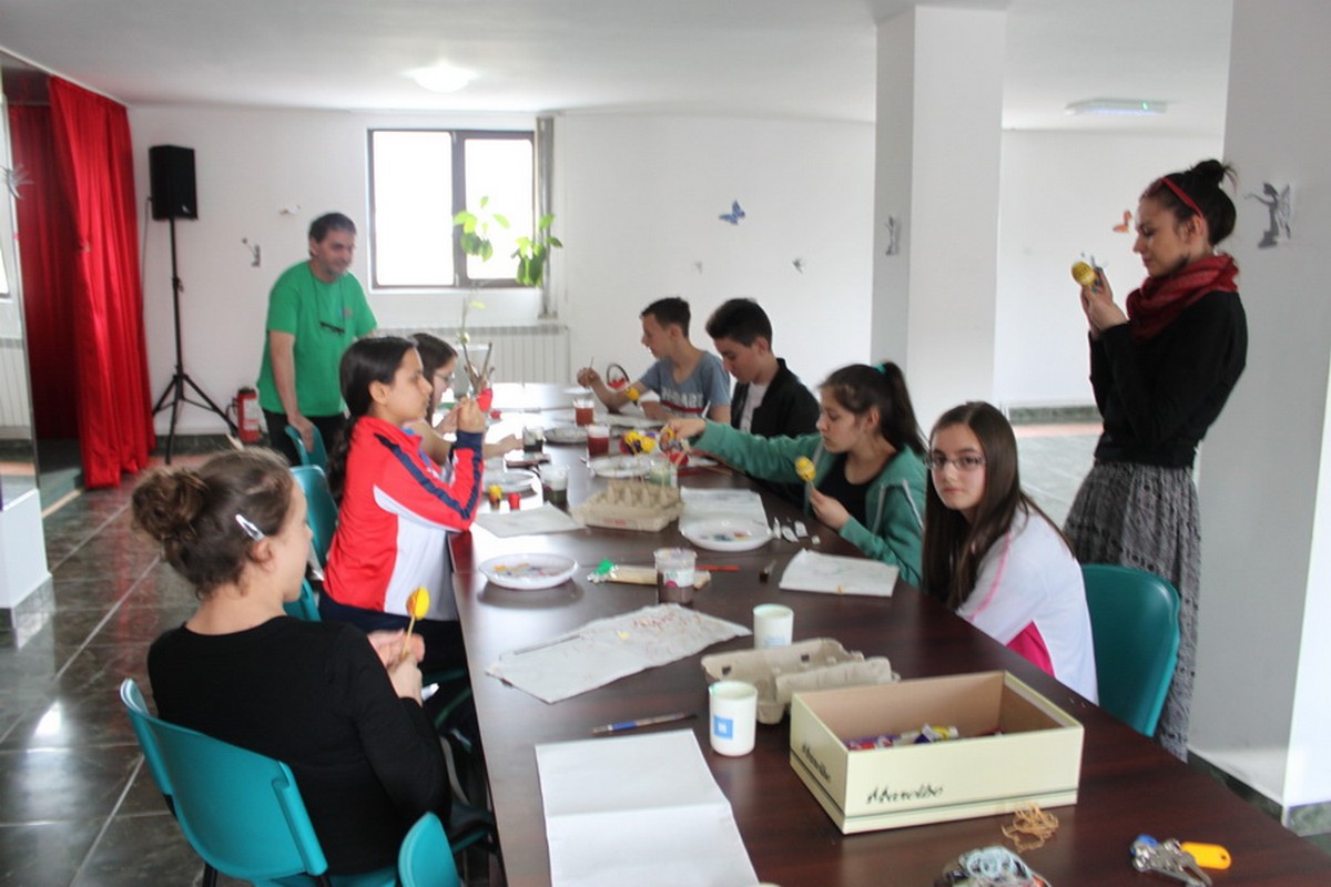 Pregătiri pentru Sfintele Paşti la Aşezământul „Sfântul Ierarh Leontie“ din municipiul Rădăuţi Pregătiri pentru Sfintele Paşti la Aşezământul „Sfântul Ierarh Leontie“ din municipiul Rădăuţi