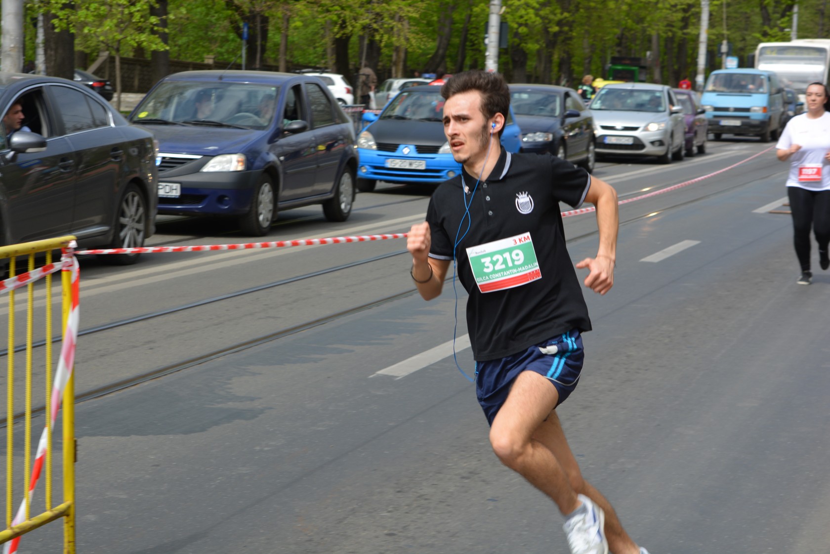 Cros pentru școli - „Cutia cu papucei pentru ei”