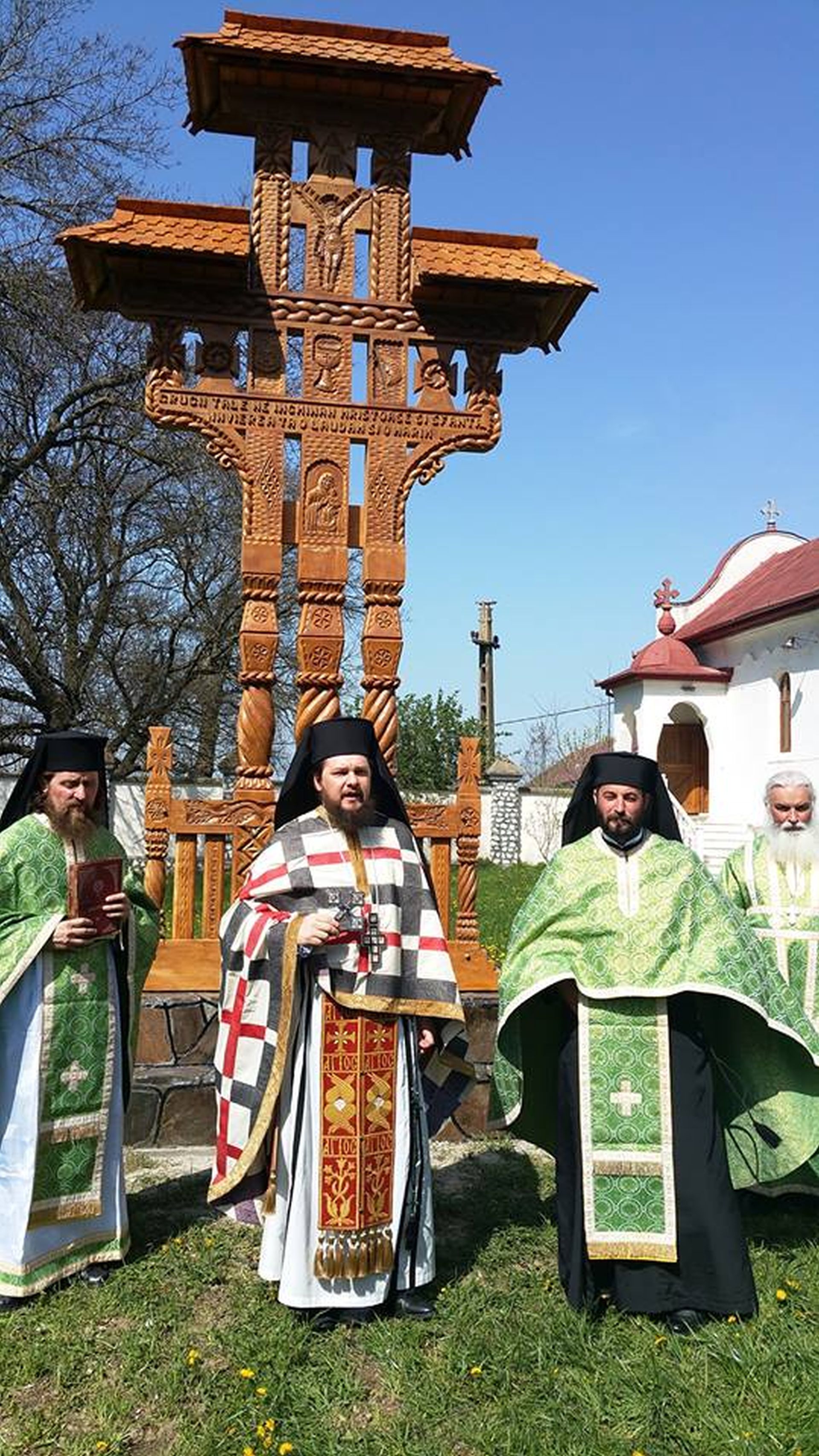 Sfinţire de troiţă la Mănăstirea arădeană Hodoş-Bodrog