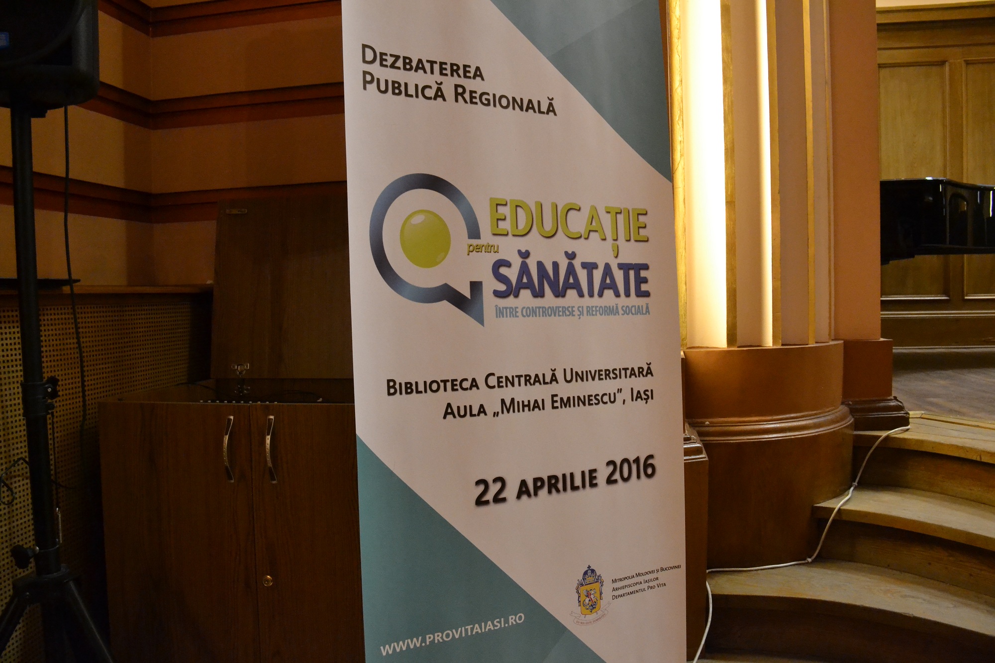 Dezbatere despre Educația pentru sănătate: „Prezenţa părinţilor, a tatălui şi a mamei, în centrul acestei preocupări, rămâne esenţială”