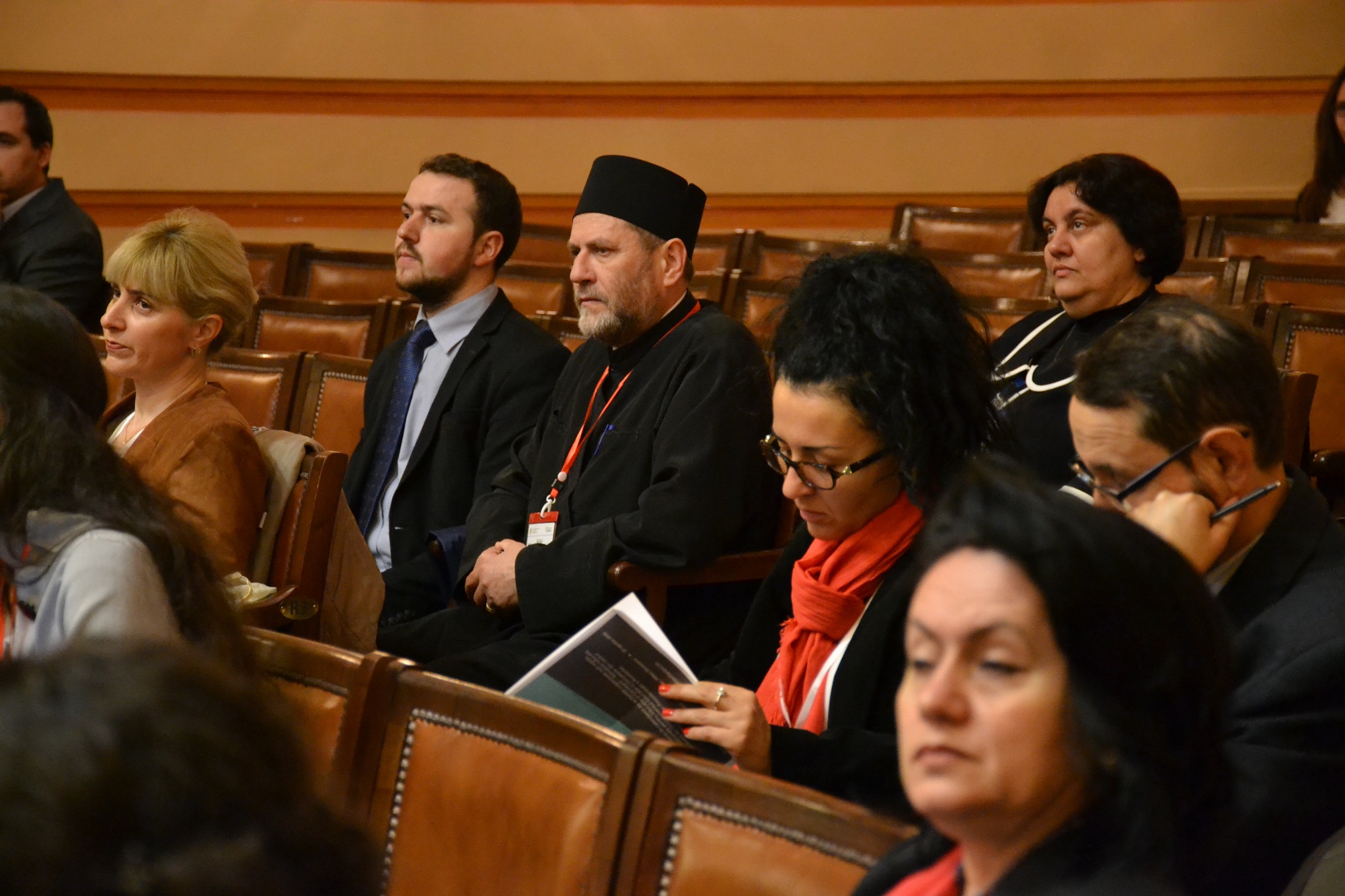 Dezbatere despre Educația pentru sănătate: „Prezenţa părinţilor, a tatălui şi a mamei, în centrul acestei preocupări, rămâne esenţială”