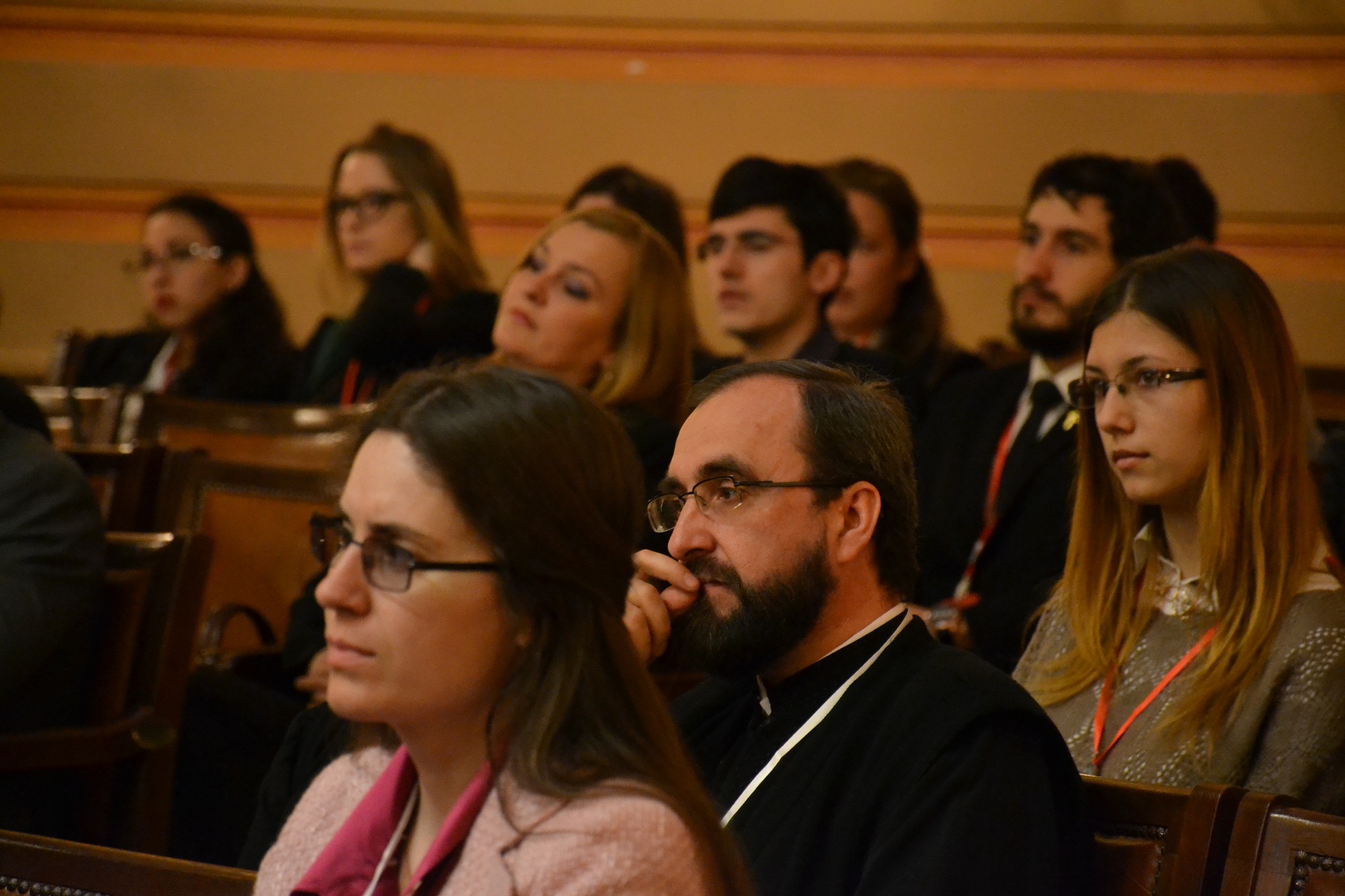 Dezbatere despre Educația pentru sănătate: „Prezenţa părinţilor, a tatălui şi a mamei, în centrul acestei preocupări, rămâne esenţială”