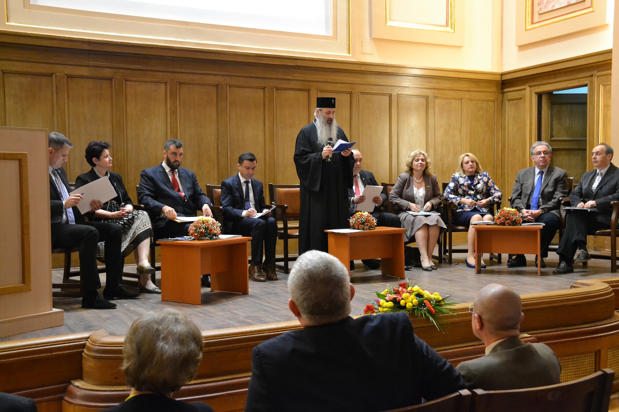 Dezbatere despre Educația pentru sănătate: „Prezenţa părinţilor, a tatălui şi a mamei, în centrul acestei preocupări, rămâne esenţială”