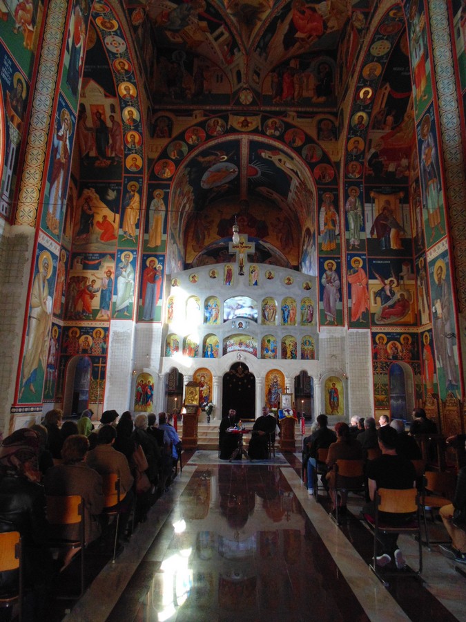 Seară dedicată Sfintei Cruci în Campusul „Tudor Vladimirescu“