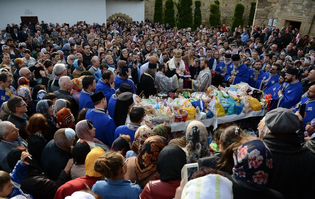 Prezenţă arhierească la Mănăstirea Hadâmbu