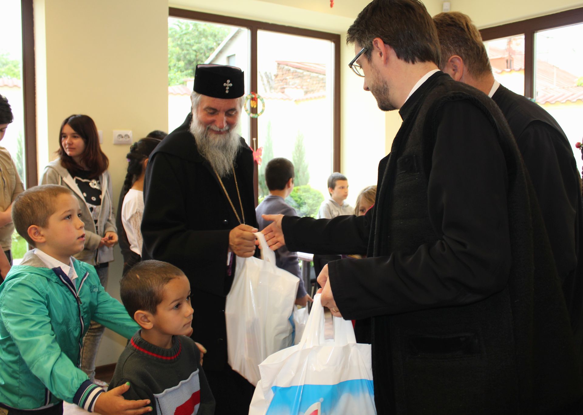 Înaltpreasfinţitul Irineu: „Sprijinirea persoanelor defavorizate este o preocupare constantă a Bisericii noastre” Înaltpreasfinţitul Irineu: „Sprijinirea persoanelor defavorizate este o preocupare constantă a Bisericii noastre”