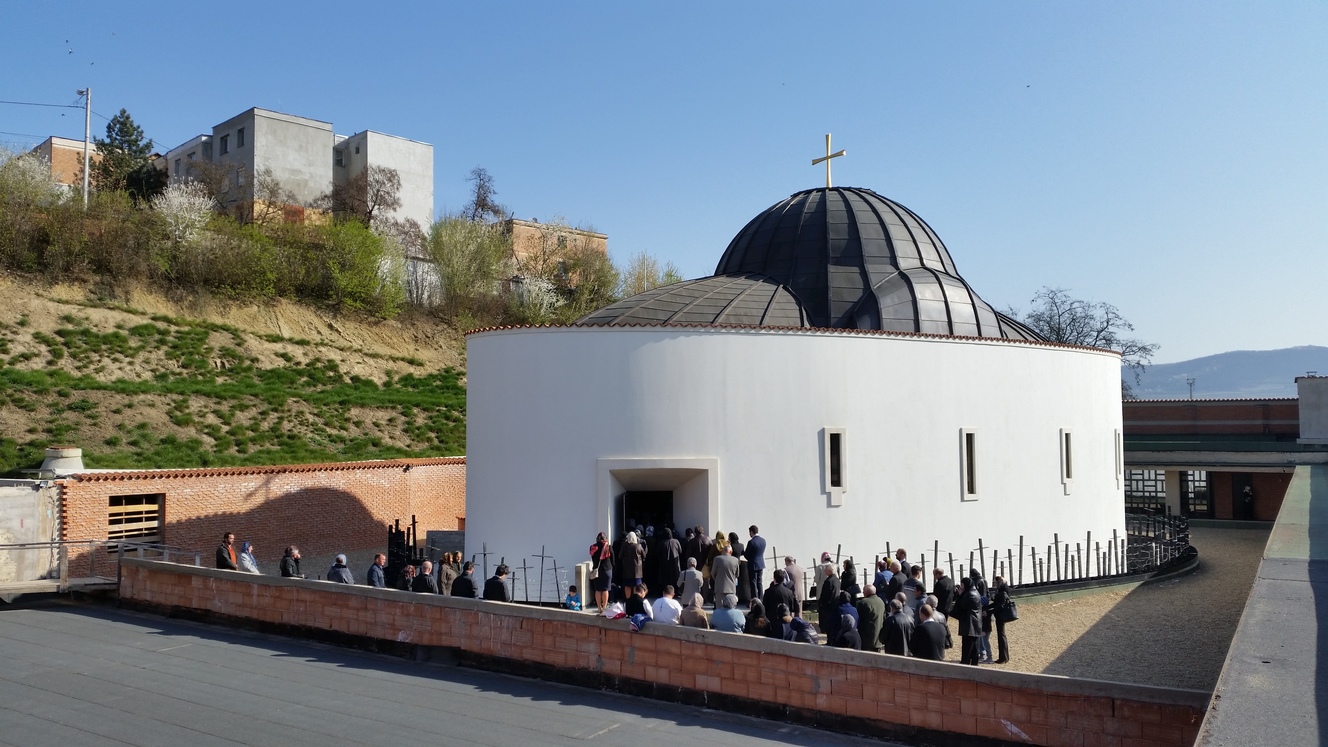 Slujire arhierească la Mănăstirea „Sfânta Cruce” din Aiud Slujire arhierească la Mănăstirea „Sfânta Cruce” din Aiud