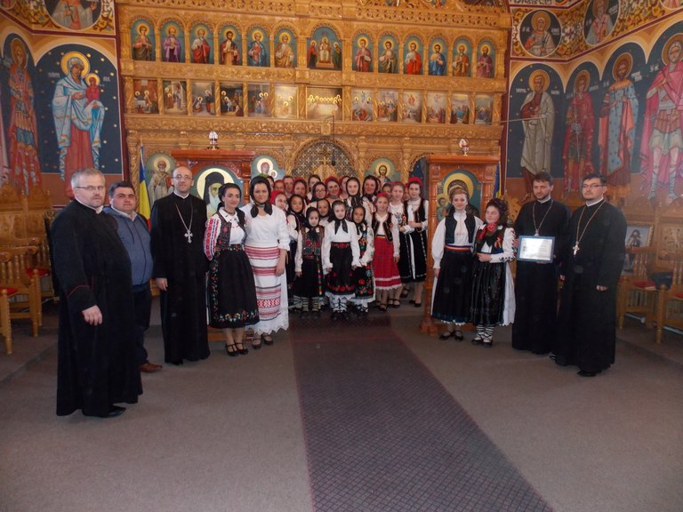 Festivalul de pricesne „La umbra Crucii Tale”, la Husasău de Criș