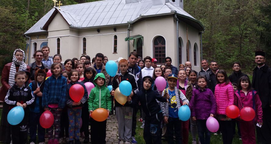 Pelerinajul corului de copii „Sfințișorii”, la Schitul Feredeu din Arad