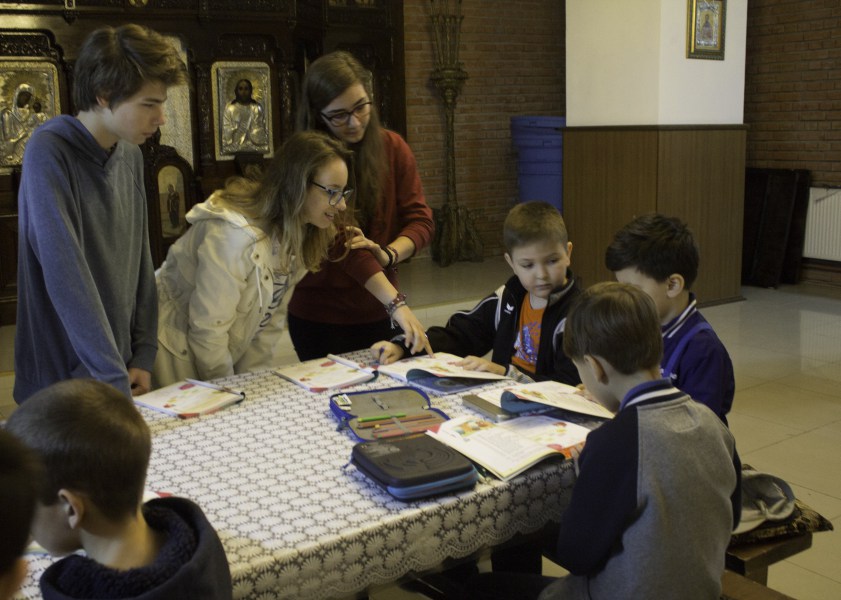 Cursuri gratuite de limba engleză pentru 24 de copii din Parohia Iancu Vechi-Mătăsari