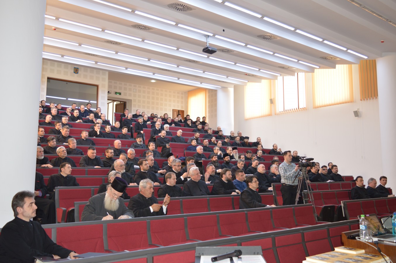 Educarea tineretului, în atenția preoților clujeni Educarea tineretului, în atenția preoților clujeni