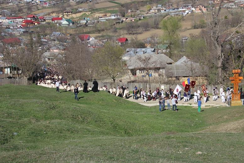 „Sfânta Cruce este semnul identităţii noastre“