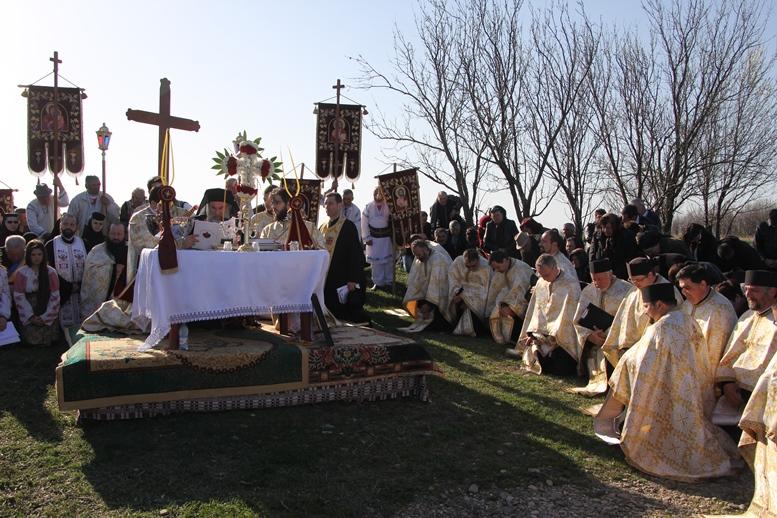 „Sfânta Cruce este semnul identităţii noastre“