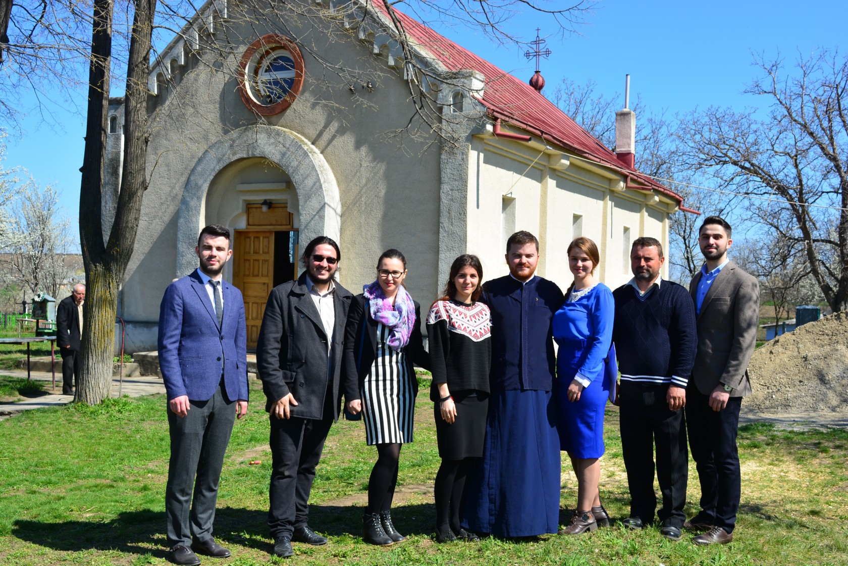 Încălțăminte nouă pentru 50 de copii din Parohia Doroșcani, în urma Proiectului „Cutia cu Papucei pentru Ei”