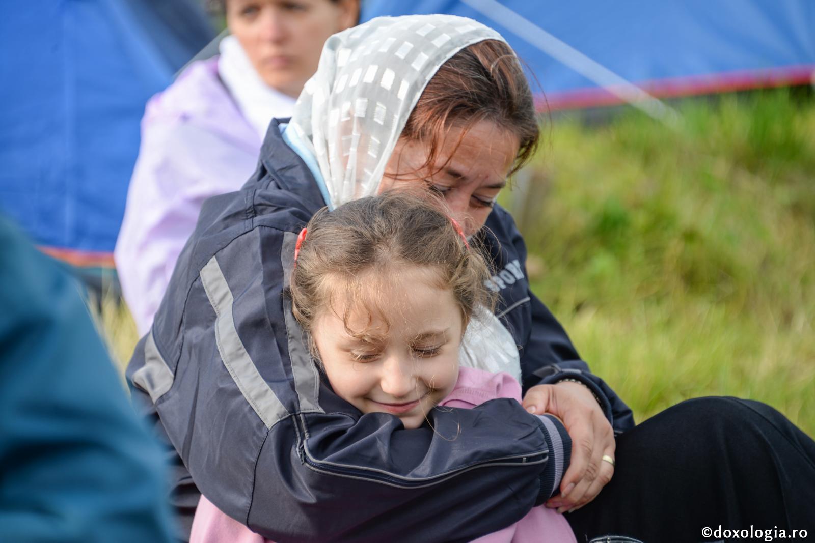 Copilul care primește iubire va reuși mai târziu să înfrunte problemele vieții