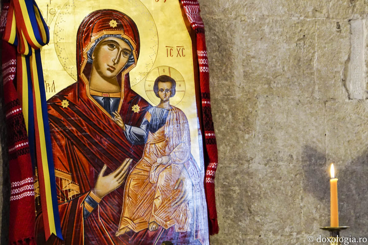 (Foto) Românii din Italia, împreună – Sfânta Liturghie la Biserica Românească din Bari