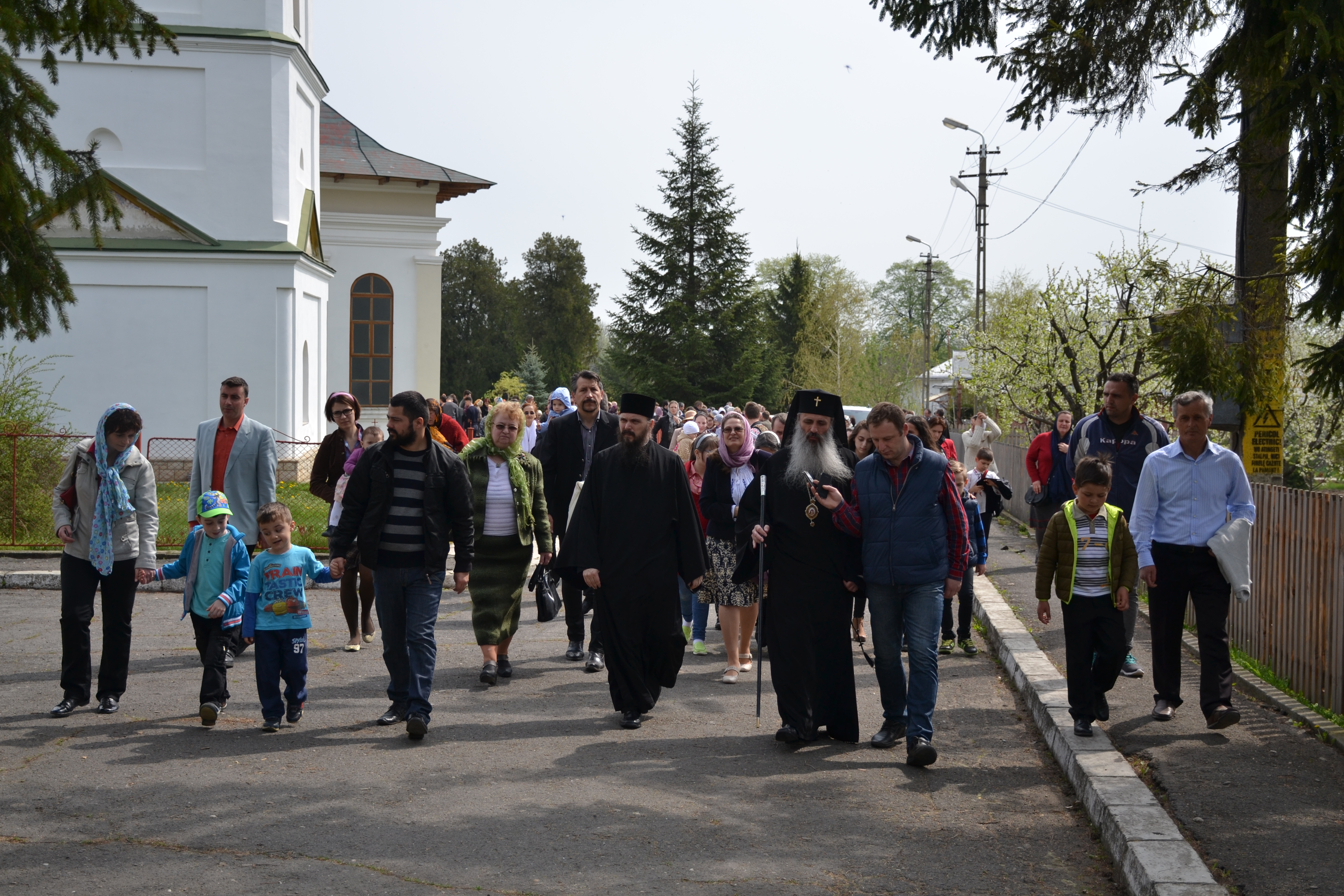 IPS Mitropolit Teofan a slujit Sfânta Liturghie și Taina Sfântului Botez în localitatea botoșăneană Agafton
