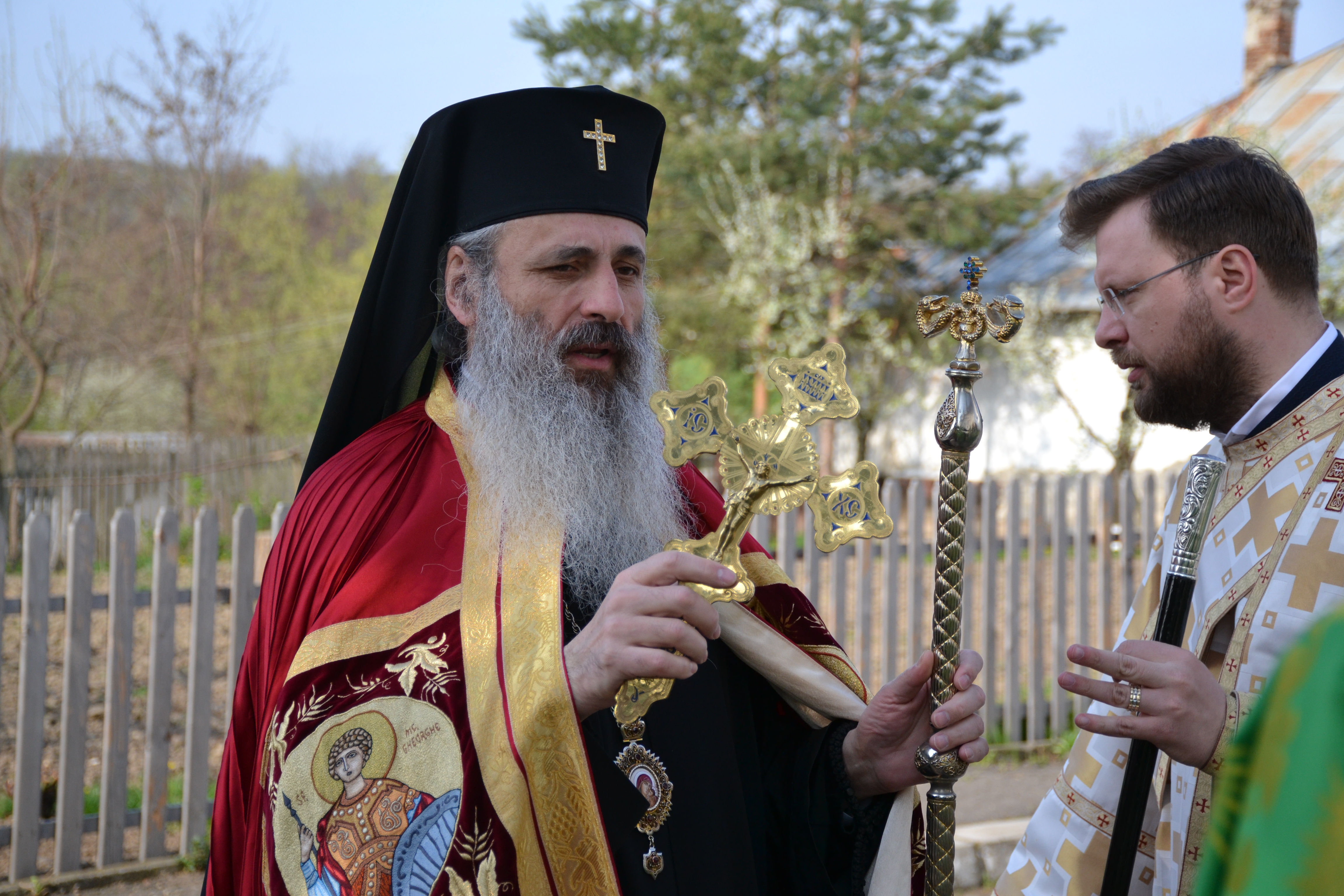 IPS Mitropolit Teofan a slujit Sfânta Liturghie și Taina Sfântului Botez în localitatea botoșăneană Agafton