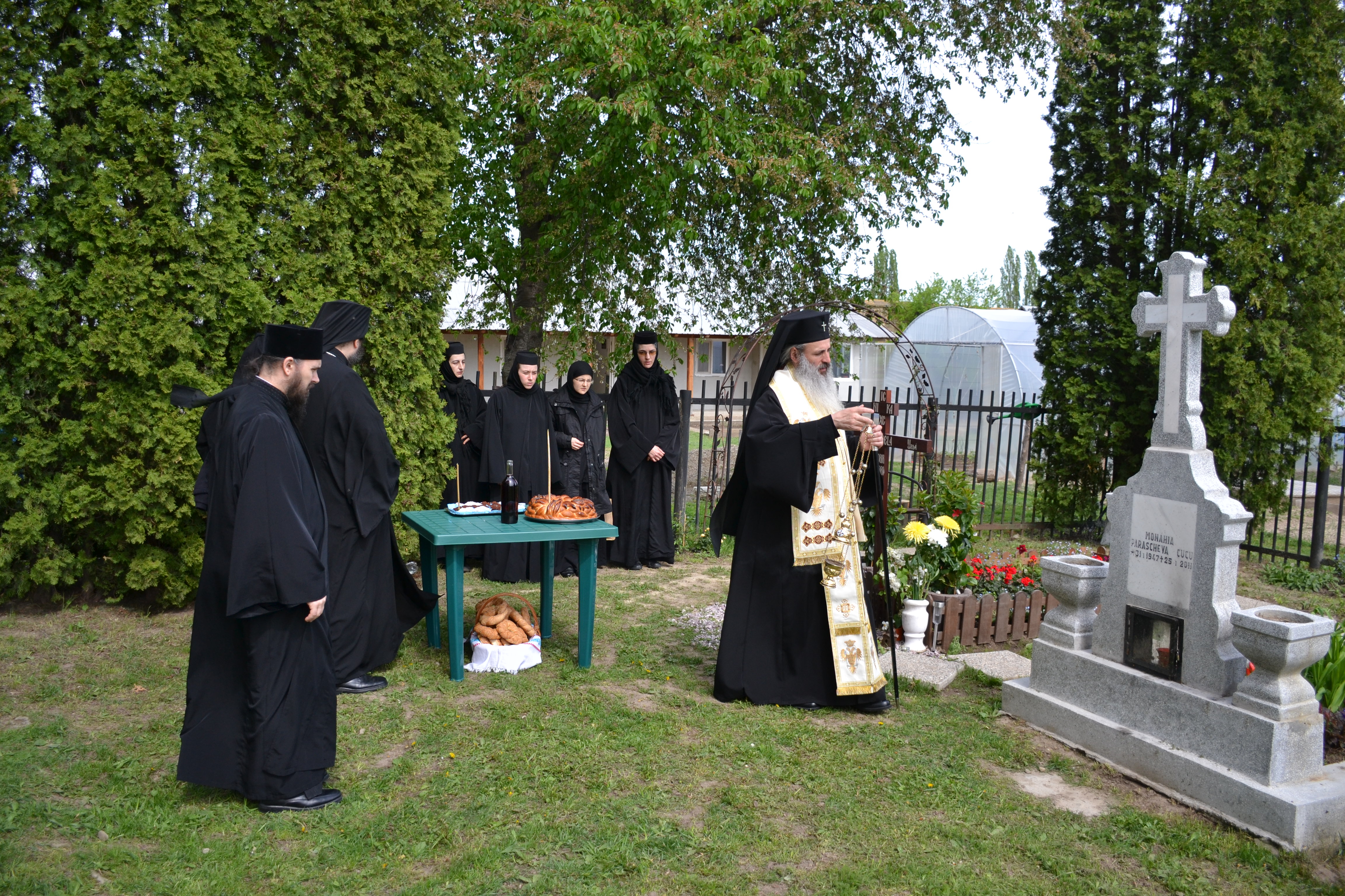 „Îmbrăcarea în Dumnezeu se poate găsi în esența ei într-o singură haină – cea a rugăciunii”