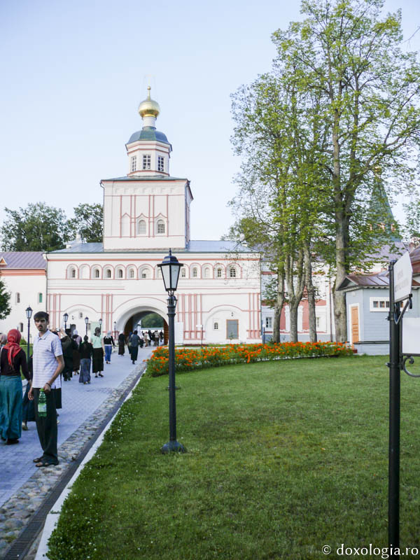 (Foto) Mănăstirea din ostrovul Valdai – Rusia