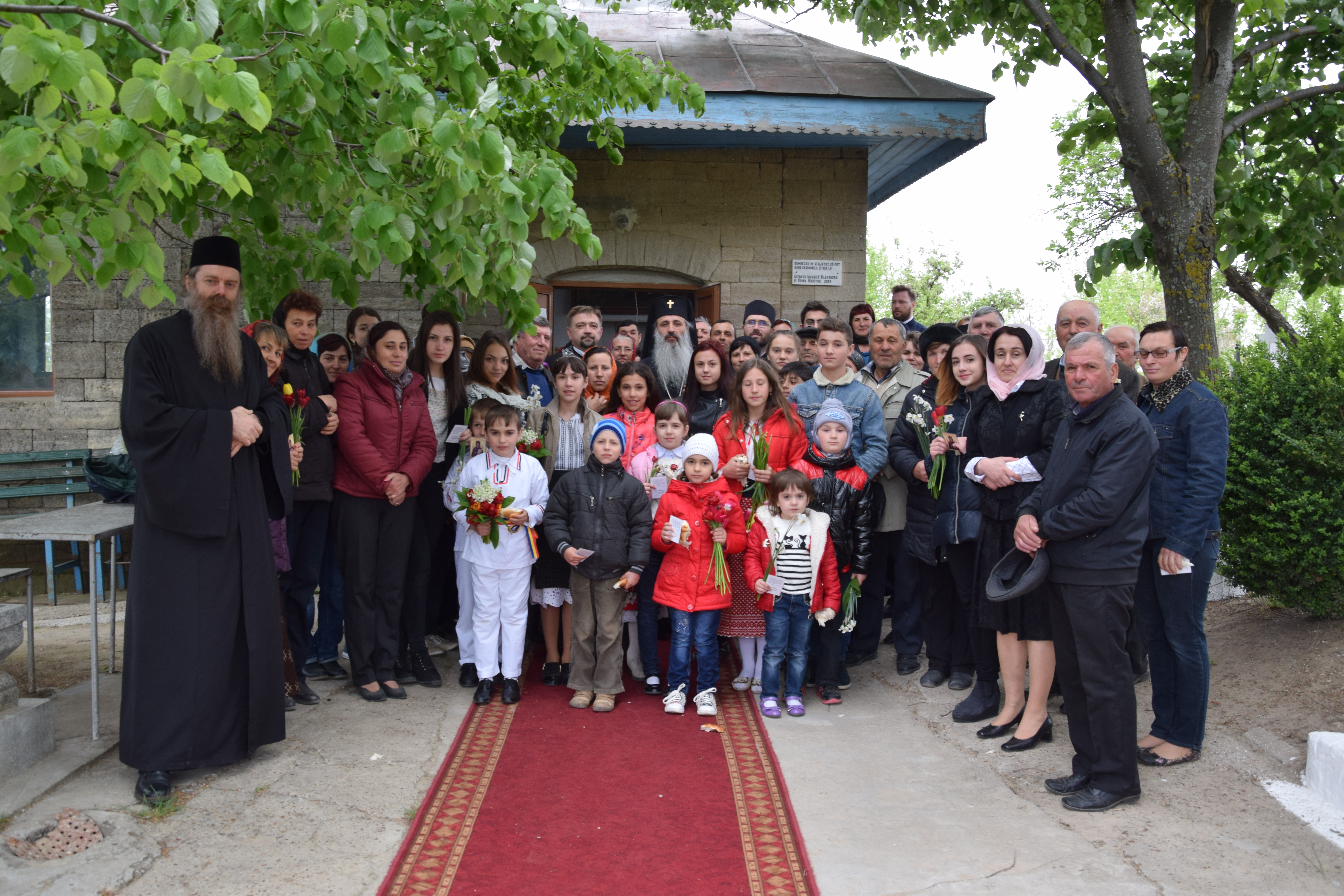 Denie arhierească la Parohia „Sfinţii Voievozi“ din Podolenii de Sus