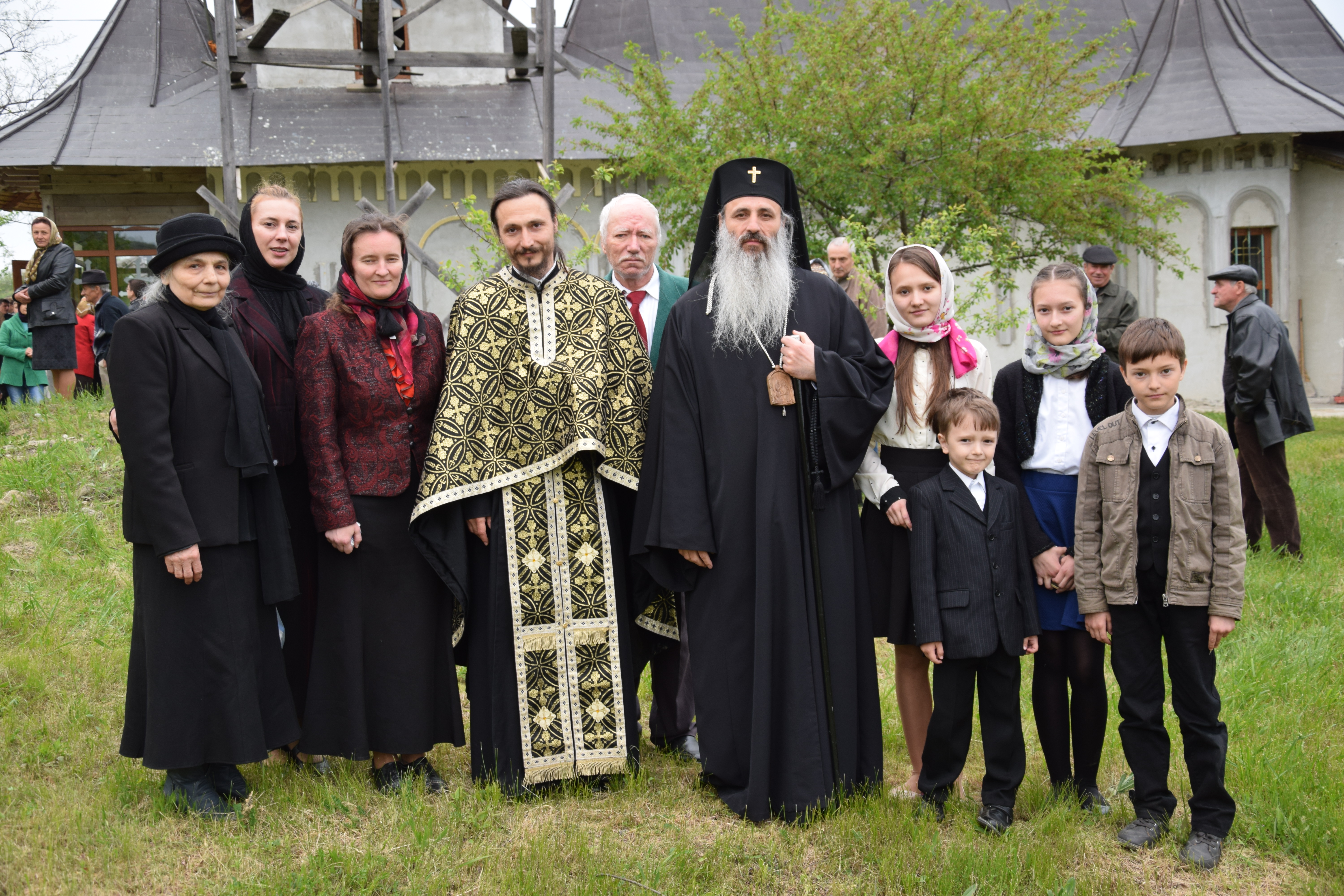 Denie arhierească la Parohia „Sfinţii Voievozi“ din Podolenii de Sus