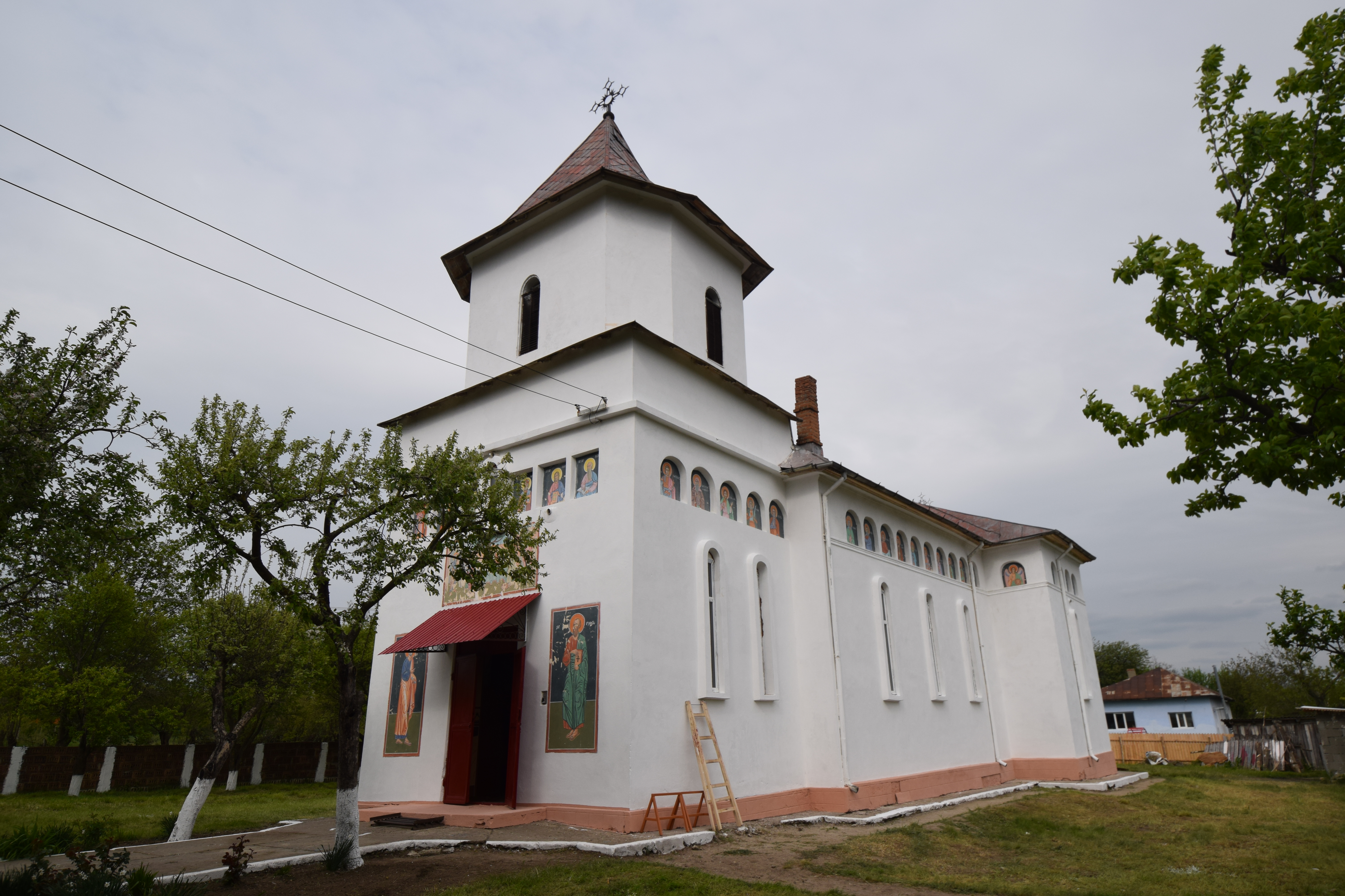 Denie arhierească la Parohia „Sfinţii Voievozi“ din Podolenii de Sus