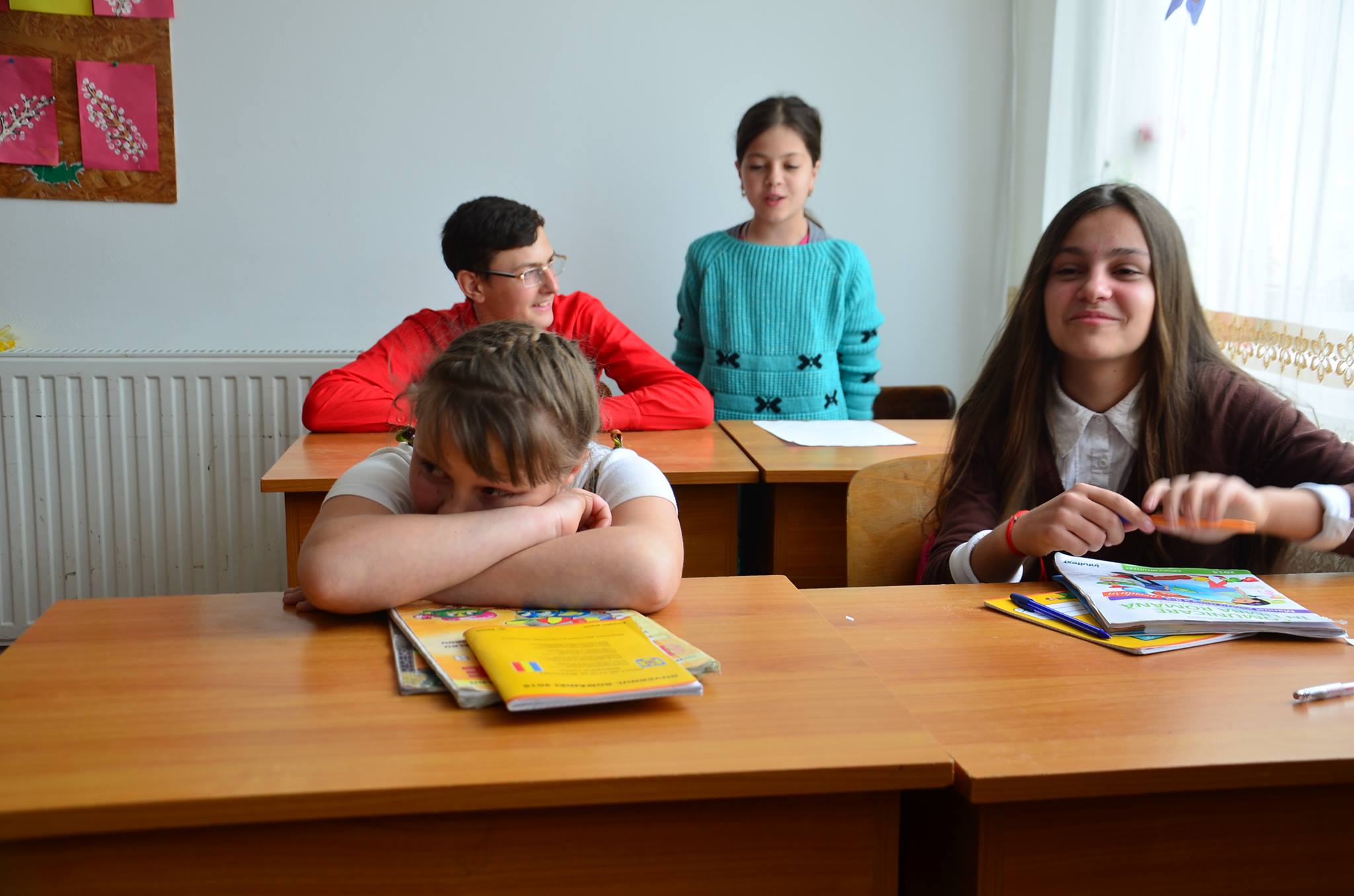 Piesa de teatru „Două lumi diferite”, la Todirești