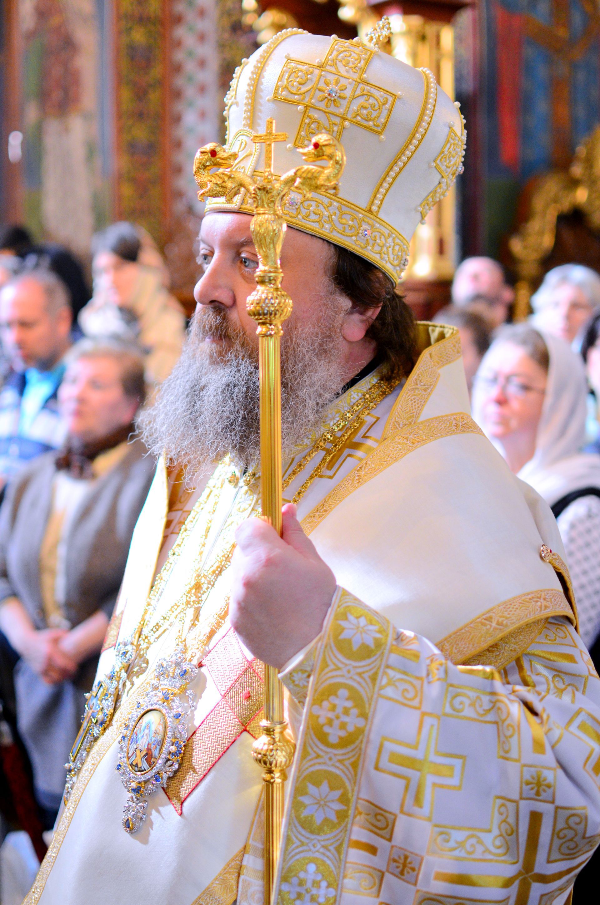 Preasfinţitul Timotei Prahoveanul: „Să ne luăm crucea şi împreună cu Hristos să mergem spre Înviere!”