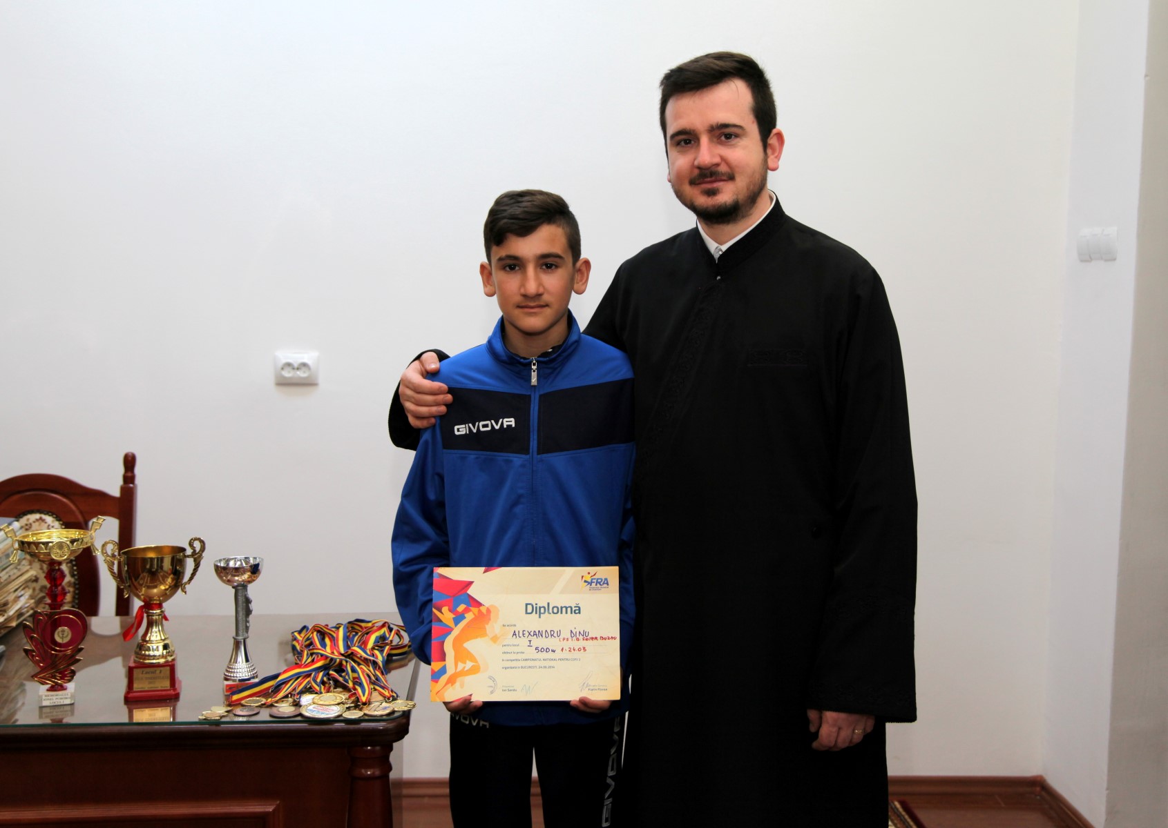 Un tânăr sportiv de performanță, premiat de Arhiepiscopia Buzăului și Vrancei Un tânăr sportiv de performanță, premiat de Arhiepiscopia Buzăului și Vrancei