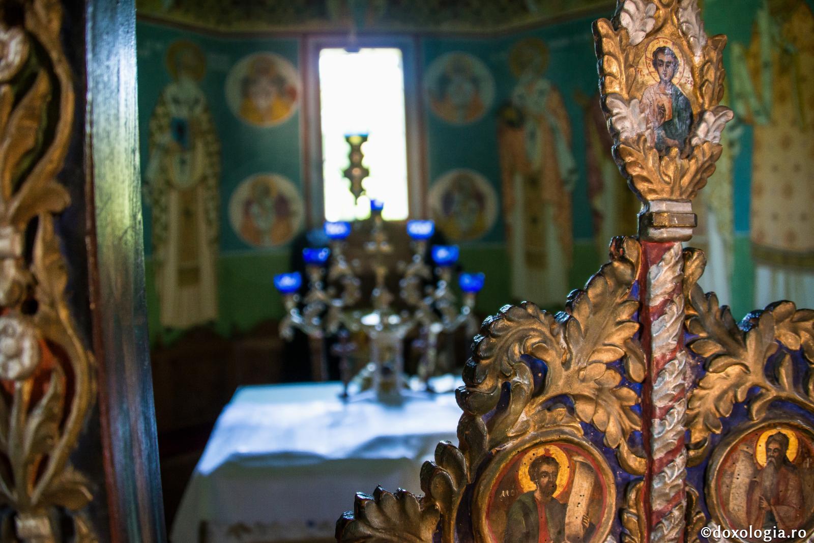 uși împărătești