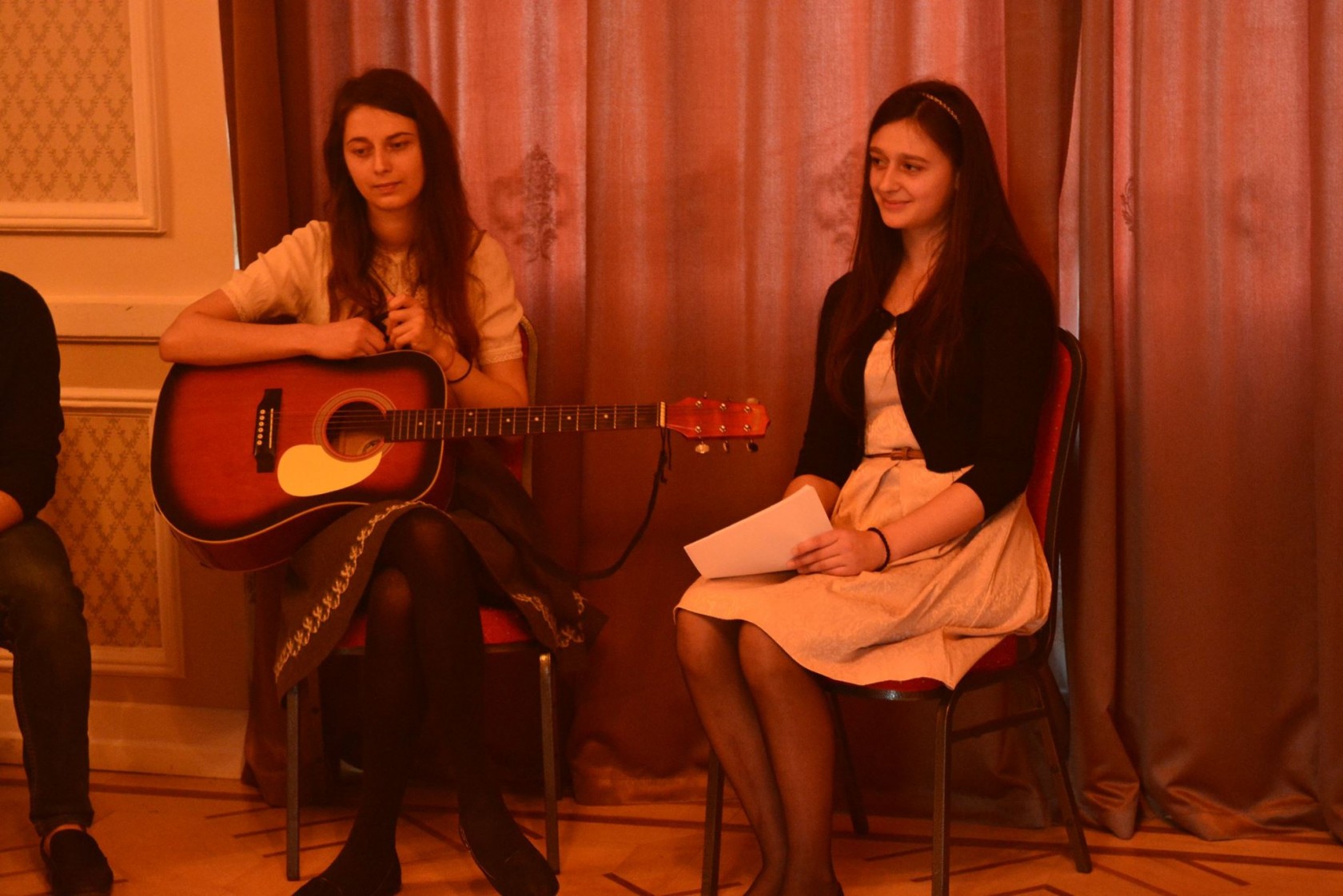 Seară de poezie „Ce bine că ești”, la Colegiul „Sfântul Nicolae”