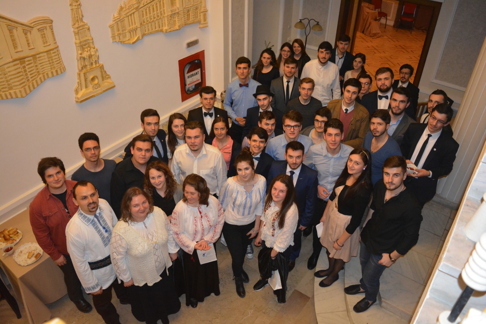 Seară de poezie „Ce bine că ești”, la Colegiul „Sfântul Nicolae”