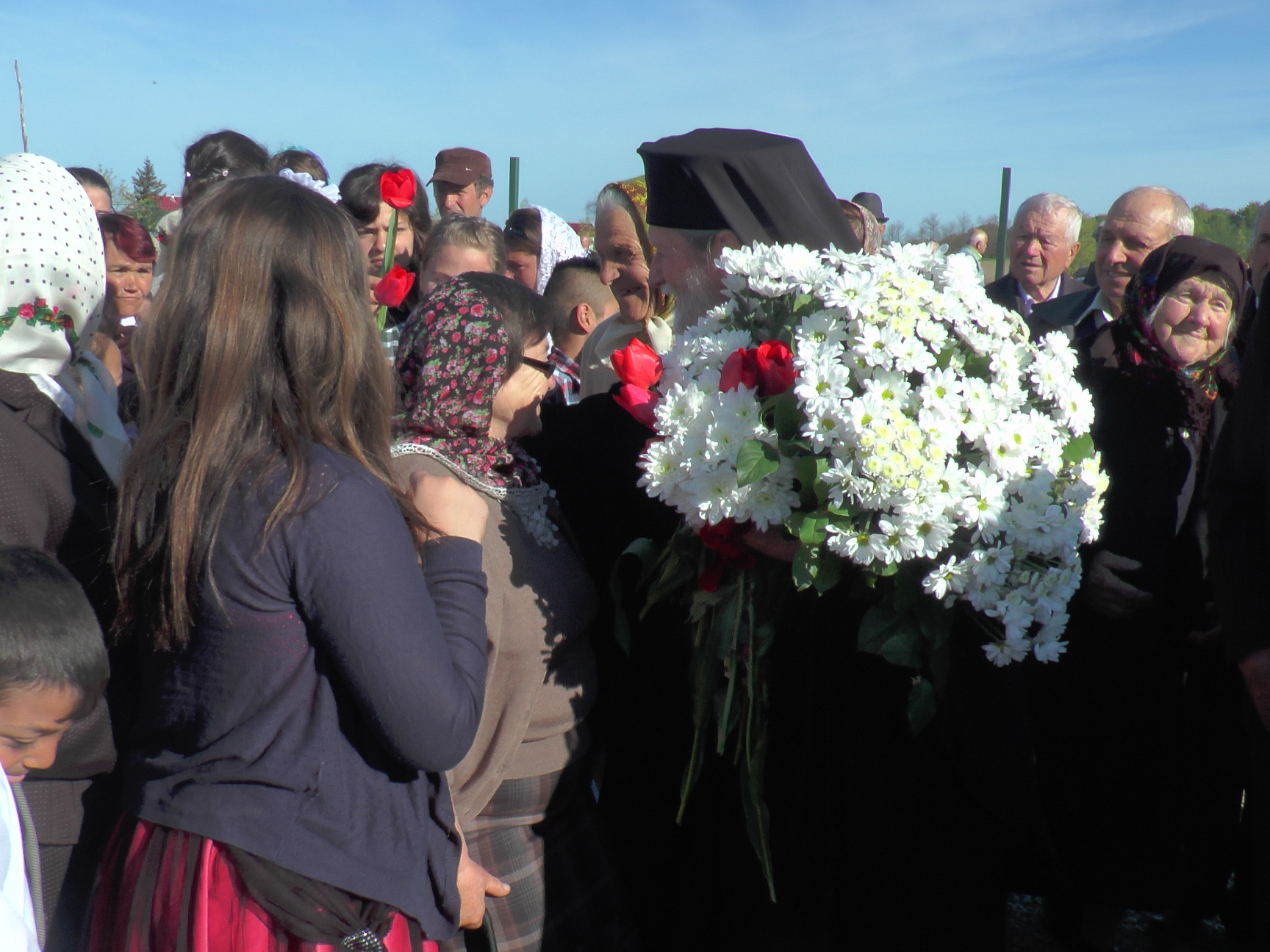 Sfințire de biserică în localitatea suceveană Bahna - Arini