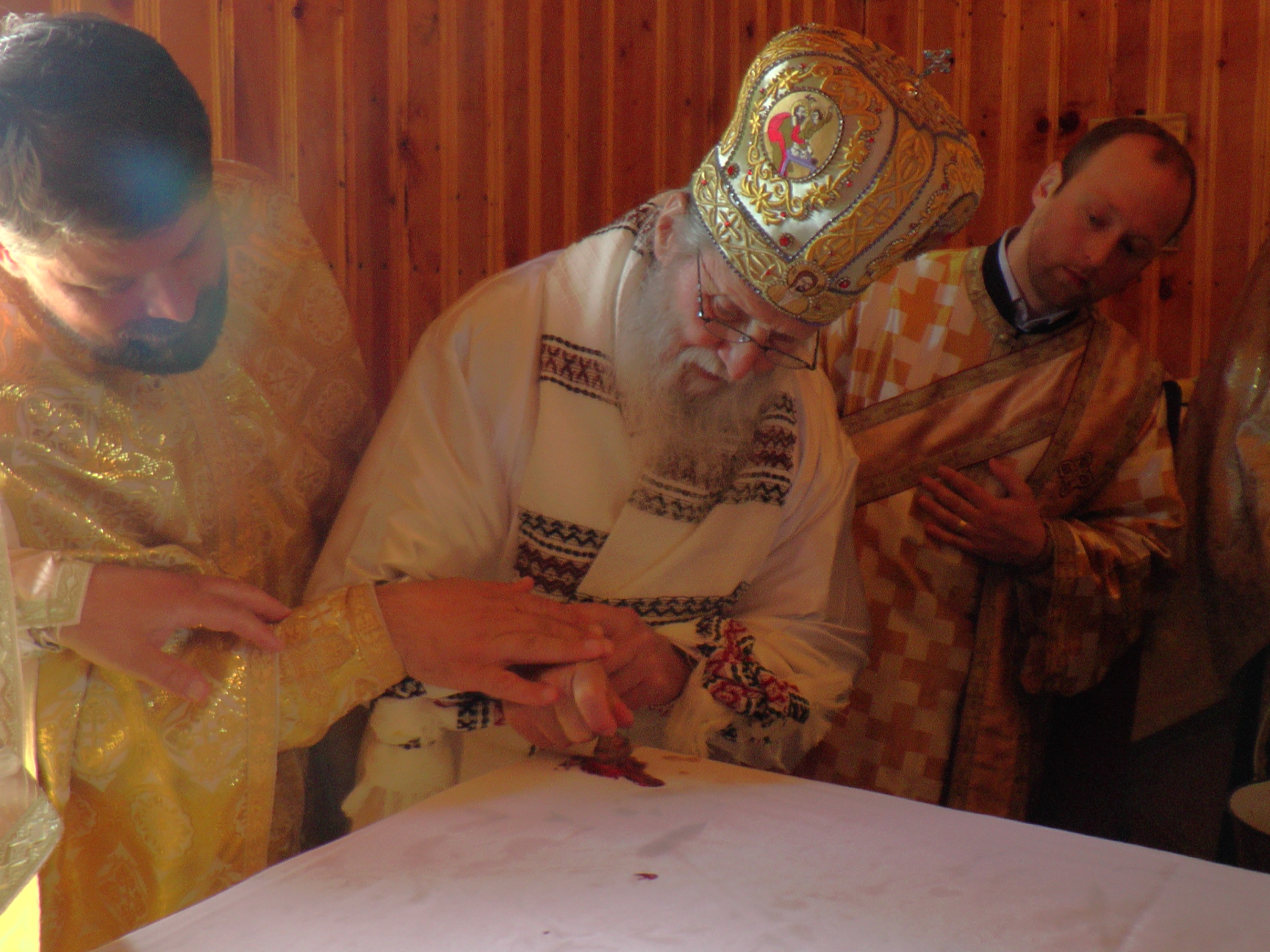 Sfințire de biserică în localitatea suceveană Bahna - Arini