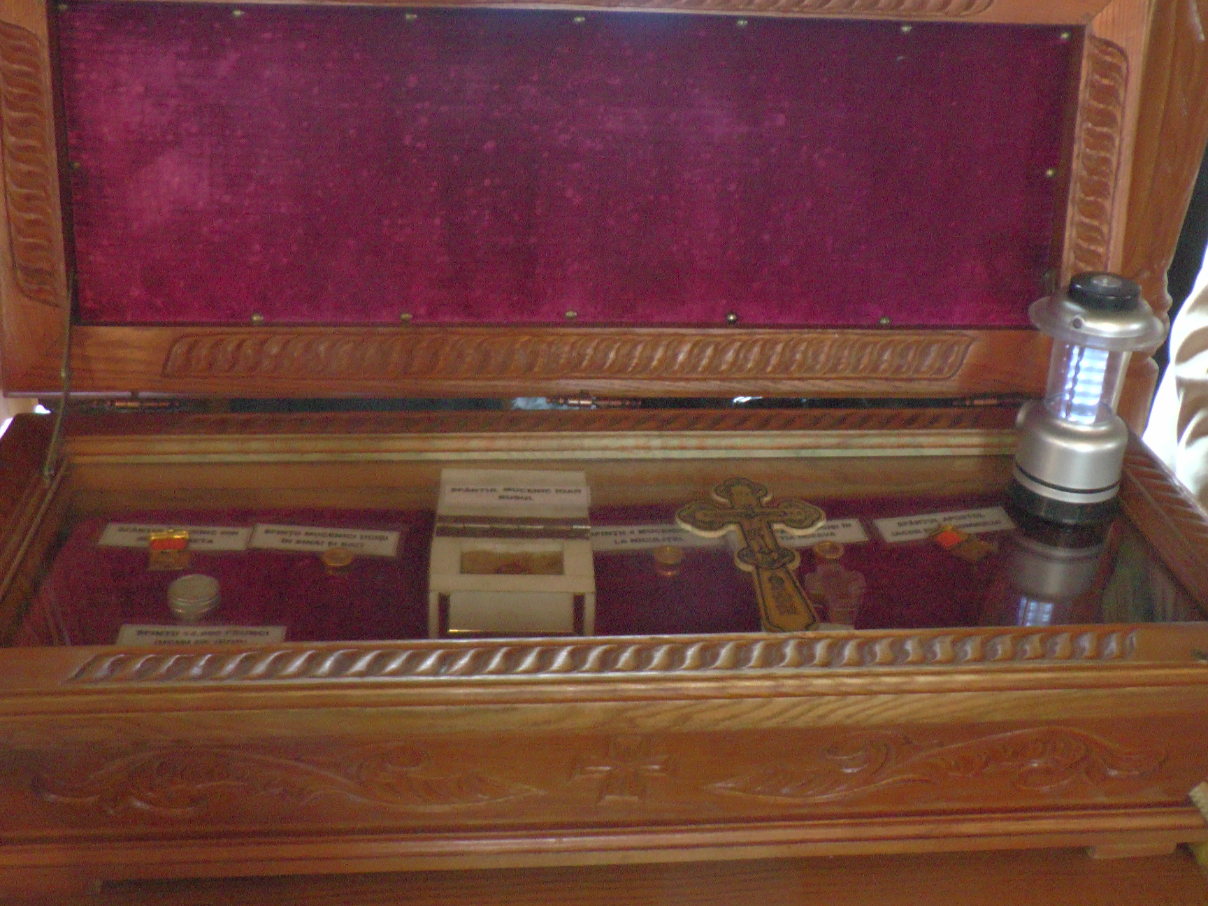 Floriile, sărbătorite la Mănăstirea Buciumeni prin Liturghie arhierească