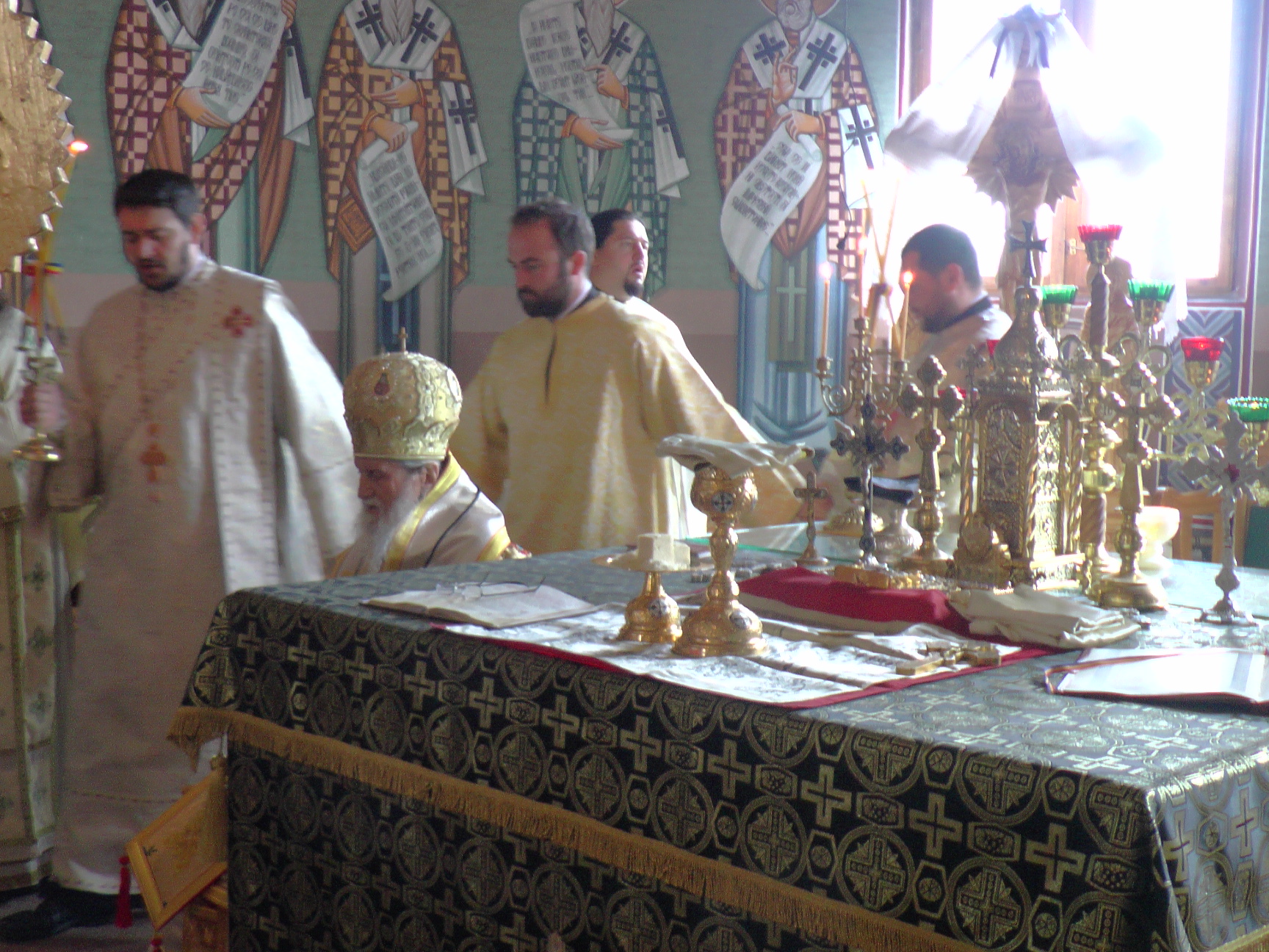 Floriile, sărbătorite la Mănăstirea Buciumeni prin Liturghie arhierească