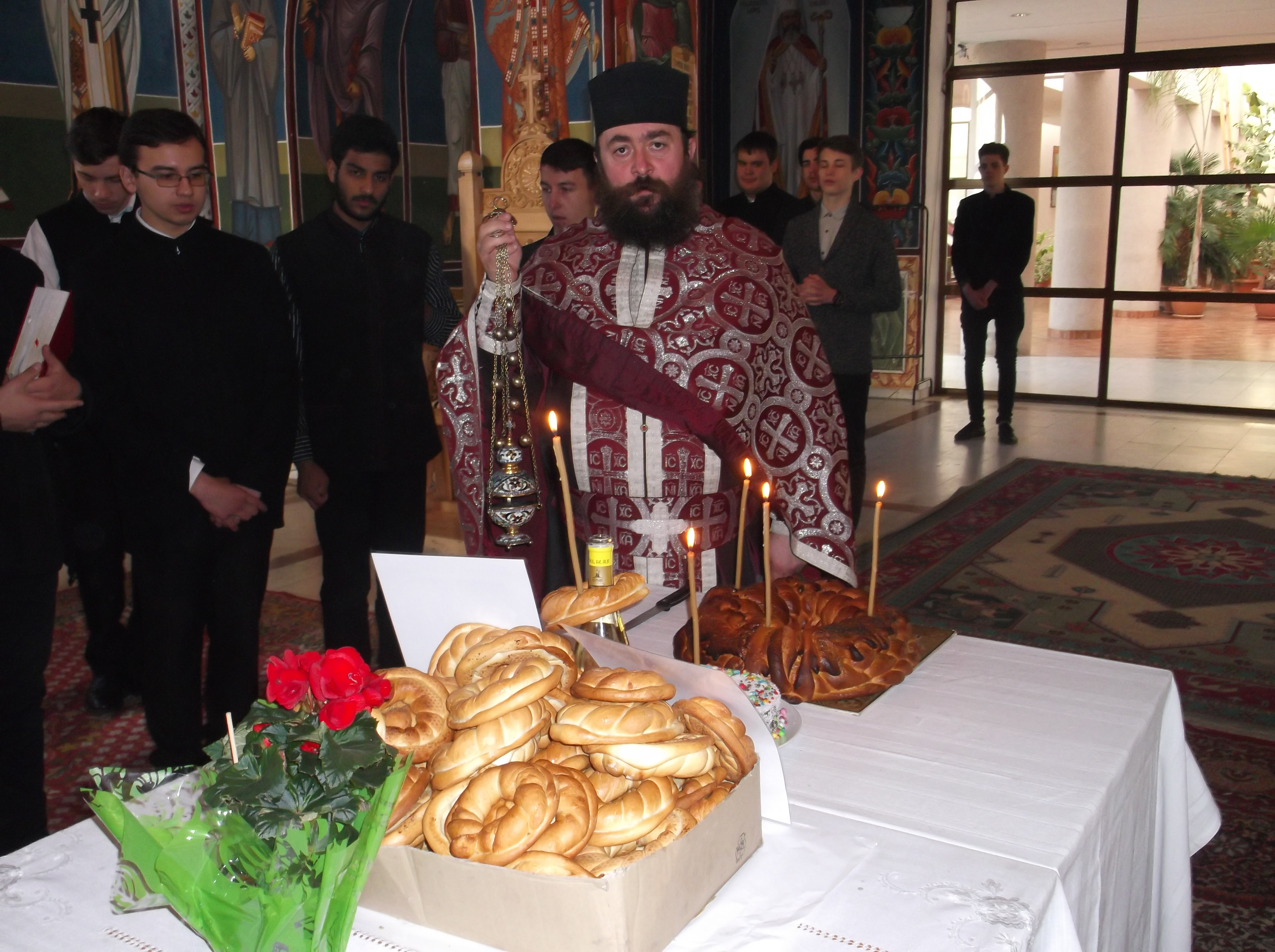 Slujbă de pomenire pentru bucovinenii căzuți la masacrul de la Fântâna Albă, la Seminarul Teologic din Iași