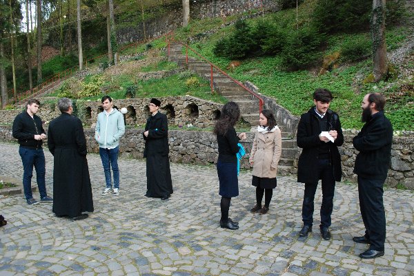 Activitate academică la Mănăstirea Tismana: Simpozionul Naţional Studenţesc, la cea de-a VIII-a ediţie