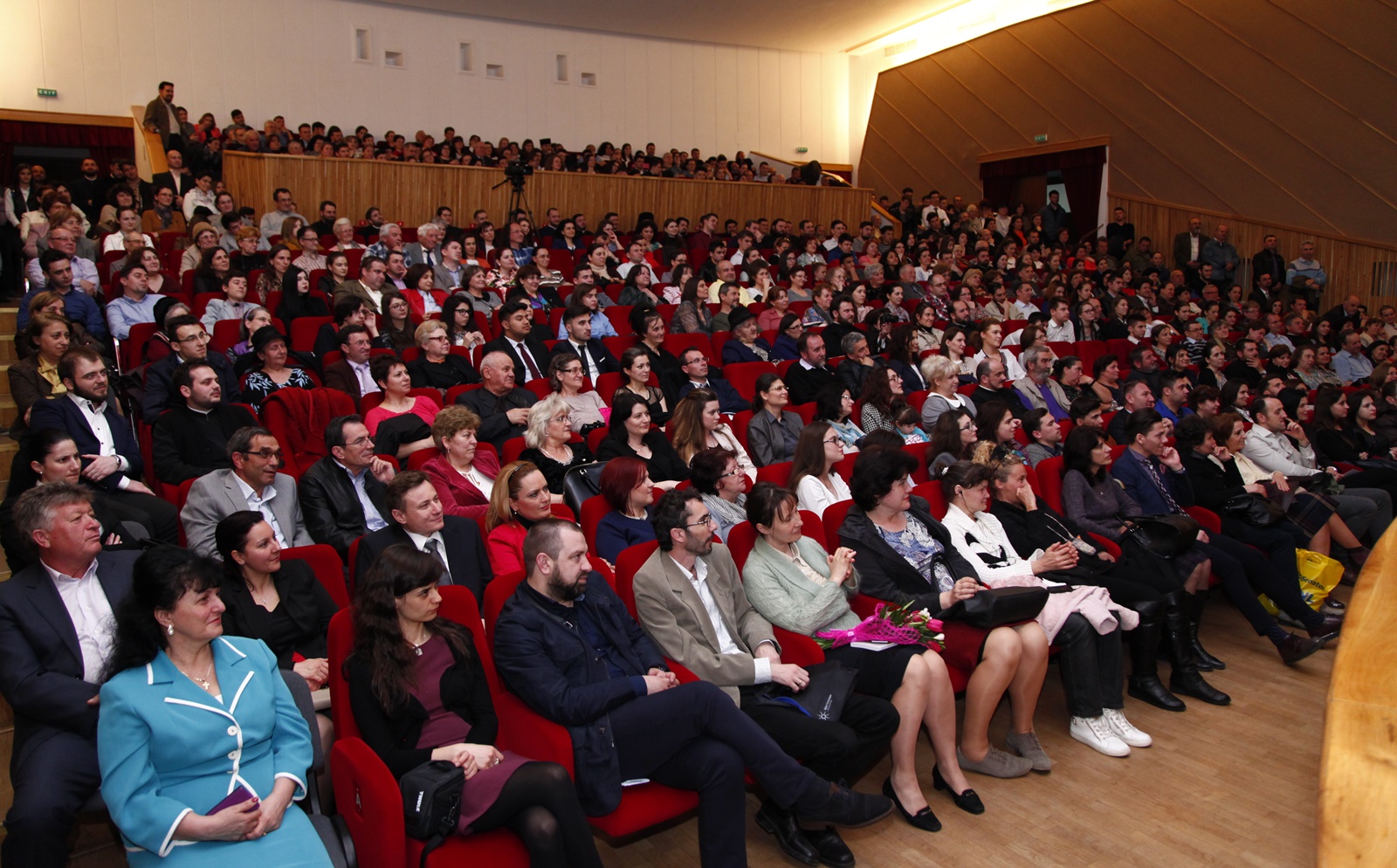 Dan Puric: „Identitatea este o taină și stă în mâna lui Dumnezeu“ Dan Puric: „Identitatea este o taină și stă în mâna lui Dumnezeu“