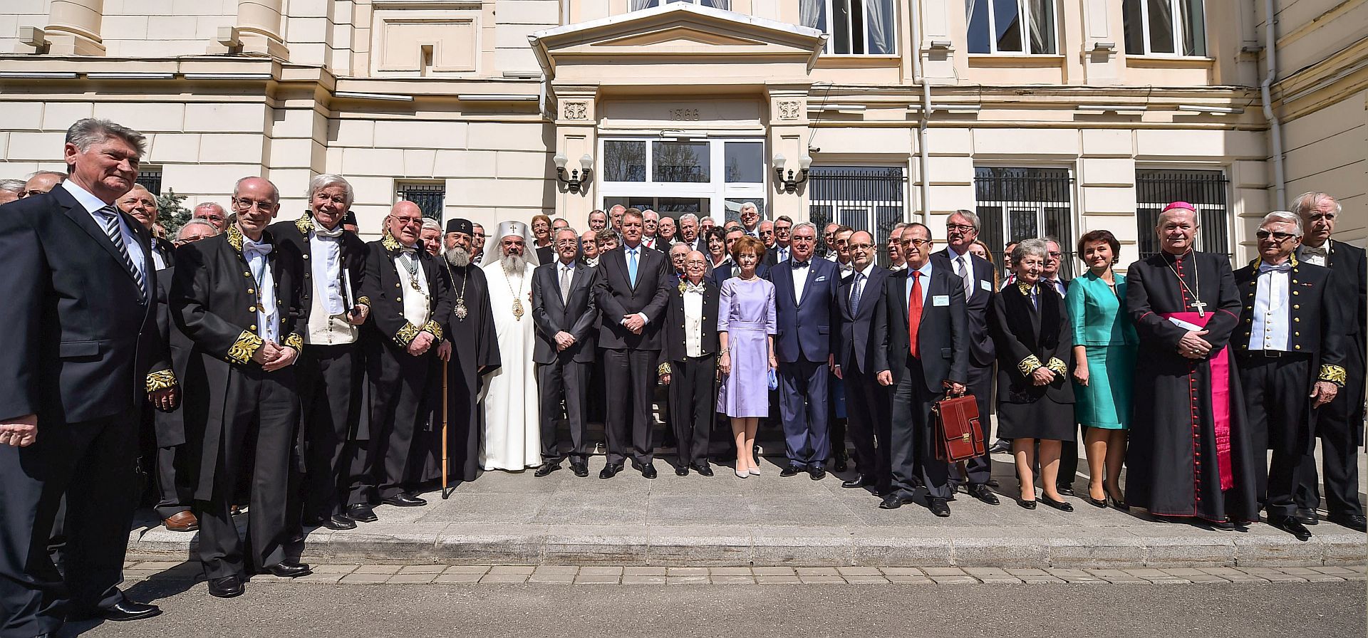 Patriarhul României a participat la sesiunea solemnă a Academiei Române