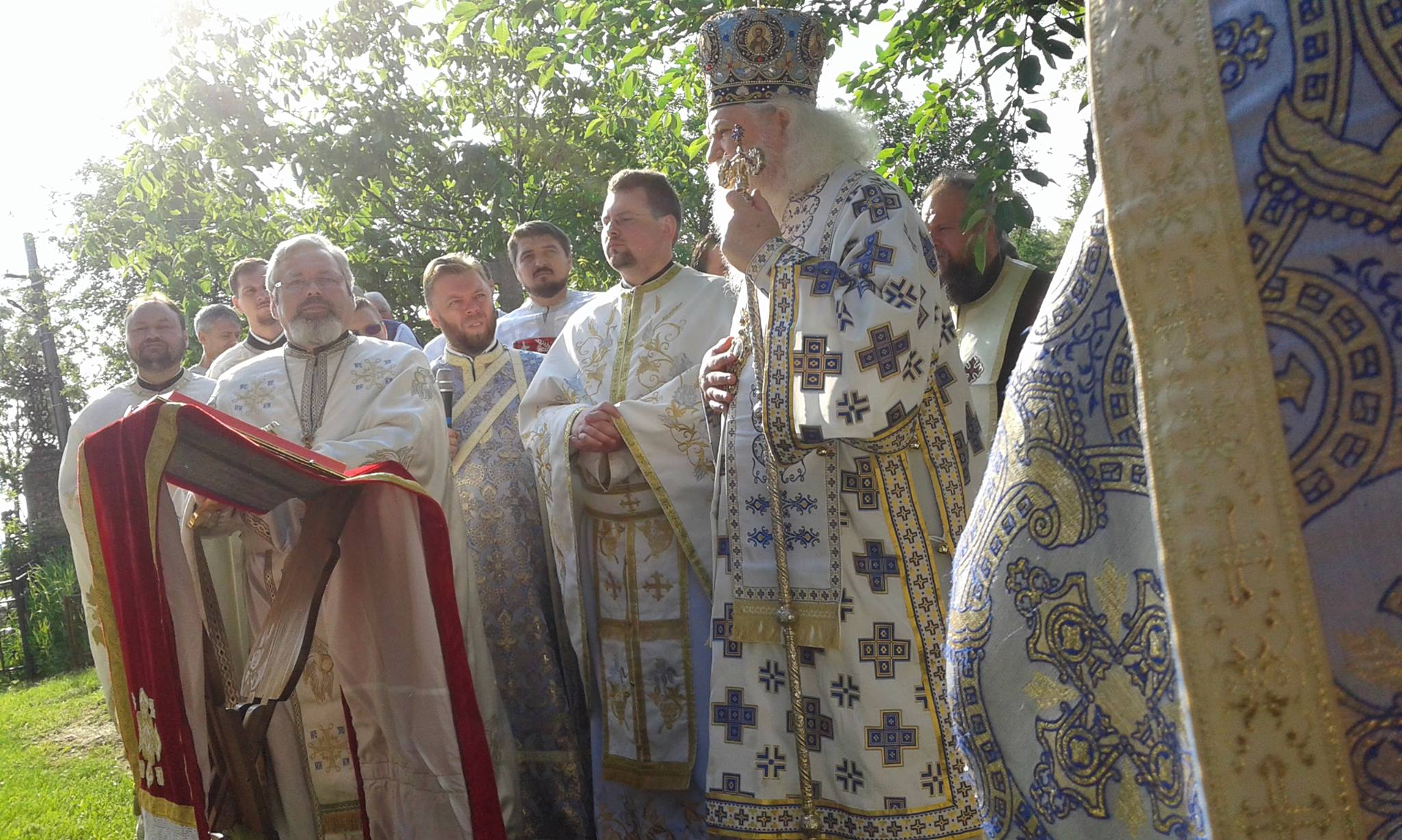 Biserici resfinţite în Mitropolia Moldovei şi Bucovinei (GALERIE FOTO) Biserici resfinţite în Mitropolia Moldovei şi Bucovinei (GALERIE FOTO)