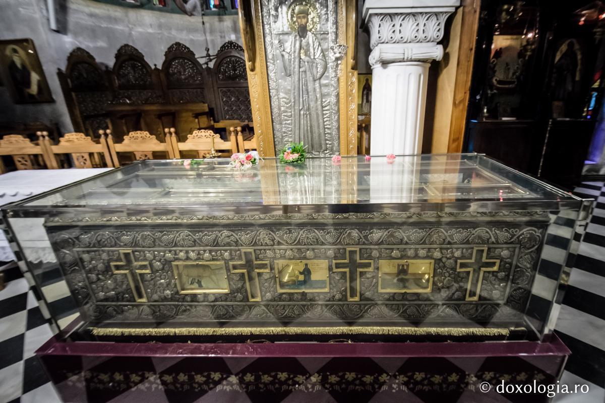 moaștele Sfântului Efrem cel Nou