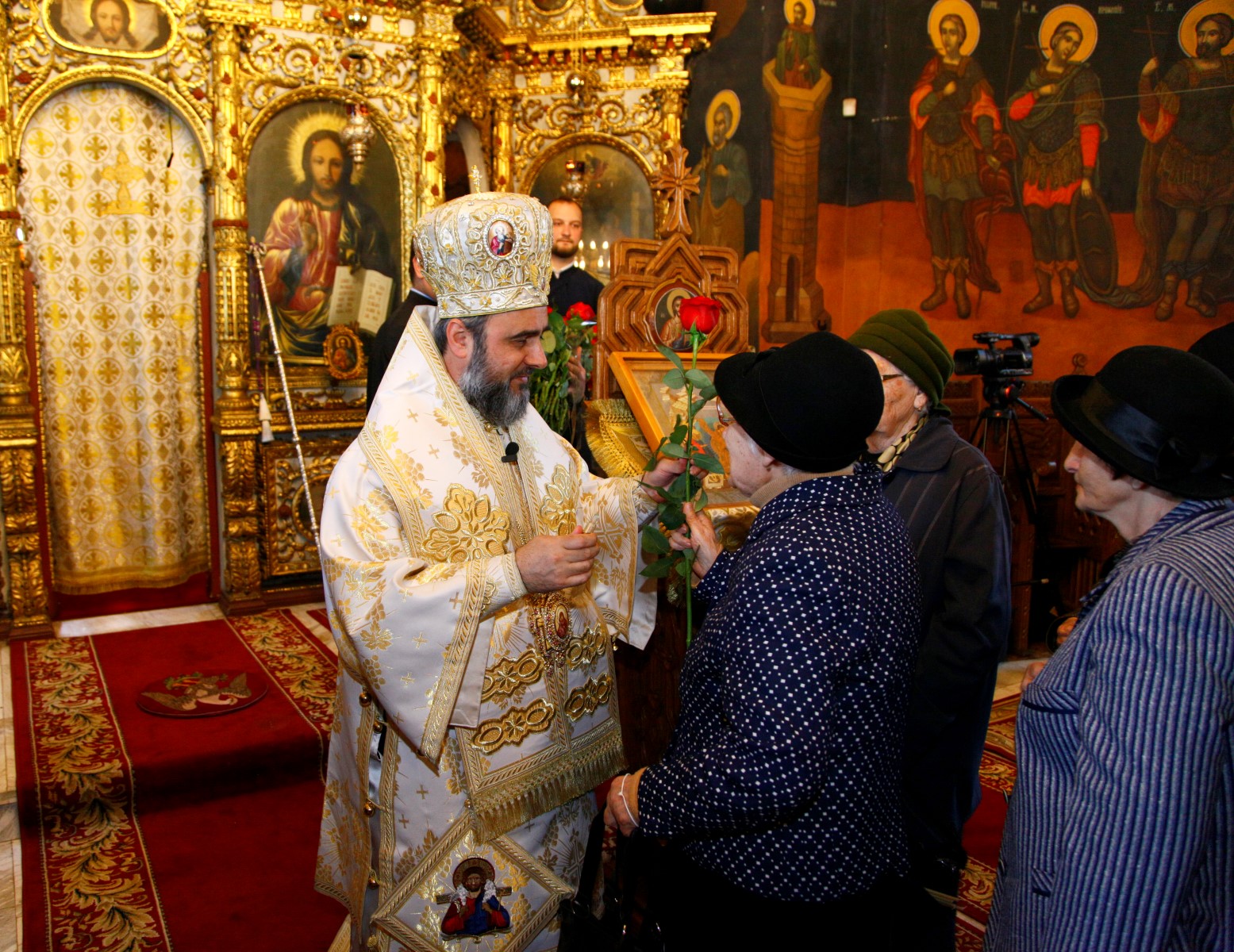Duminica Mironosițelor, la Catedrala voievodală din Buzău Duminica Mironosițelor, la Catedrala voievodală din Buzău