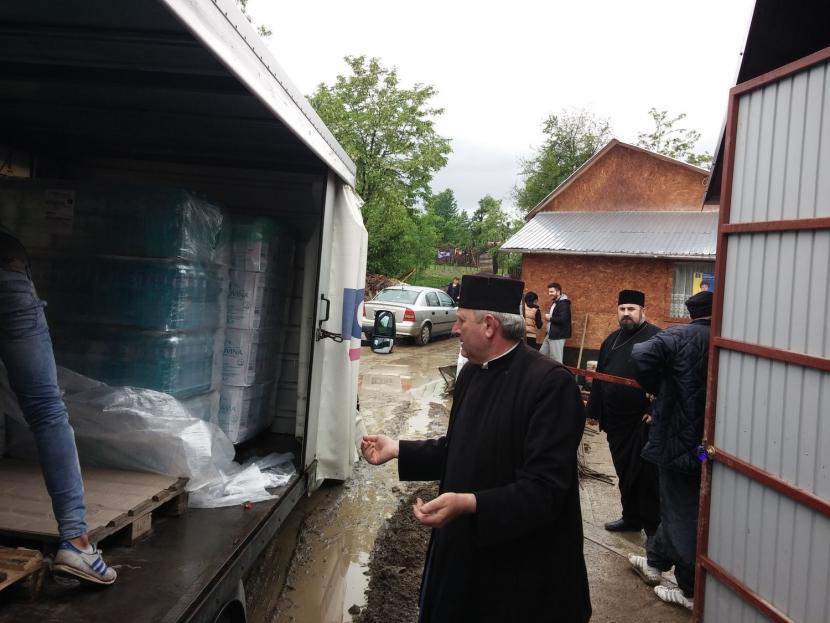 Biserica, în sprijinul familiilor sinistrate din judeţul Bacău Biserica, în sprijinul familiilor sinistrate din judeţul Bacău